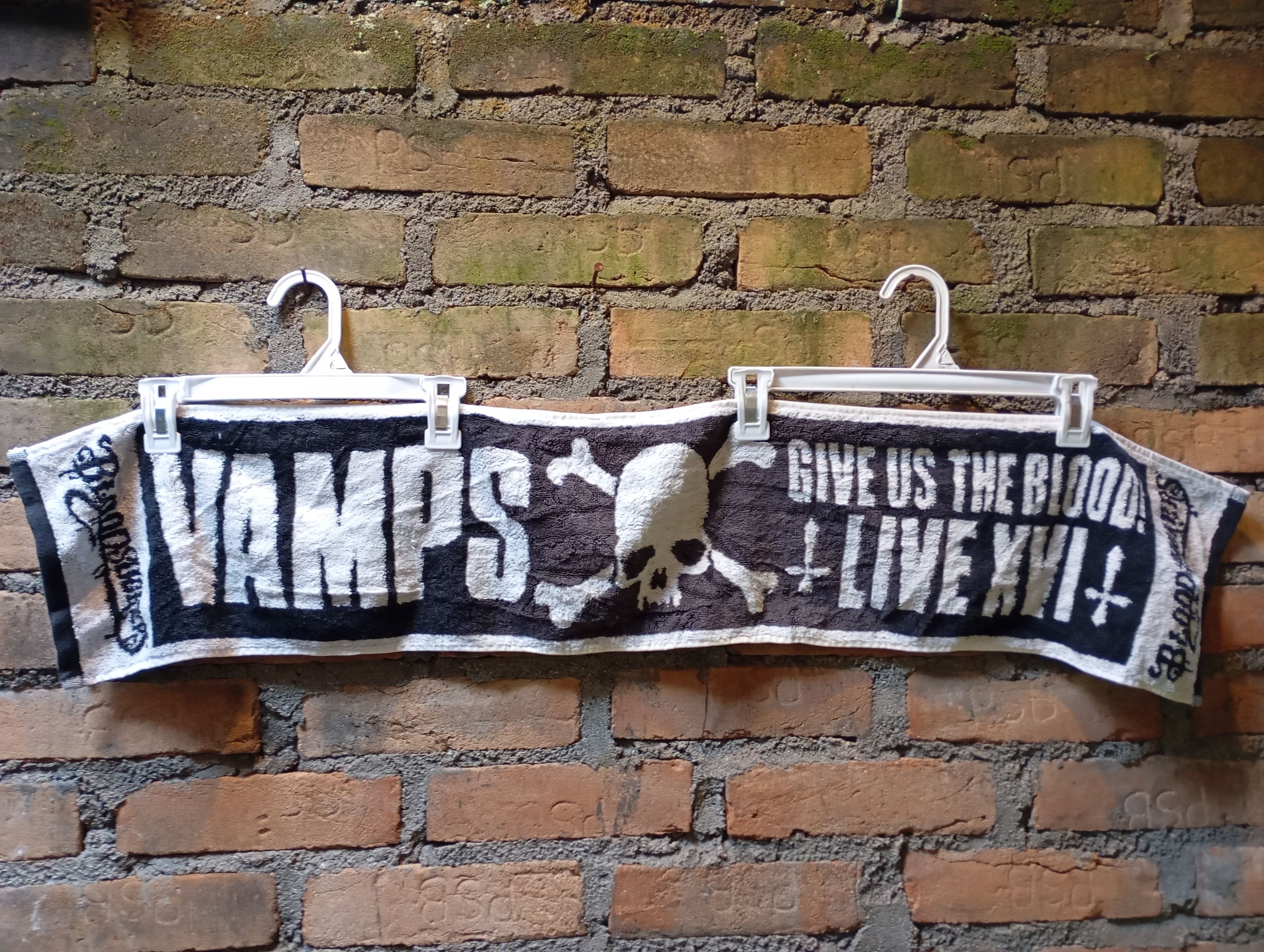 Band Tees Bloodsuckers Vamps Live XVI Hand Towel Size ONE SIZE - 1 Thumbnail