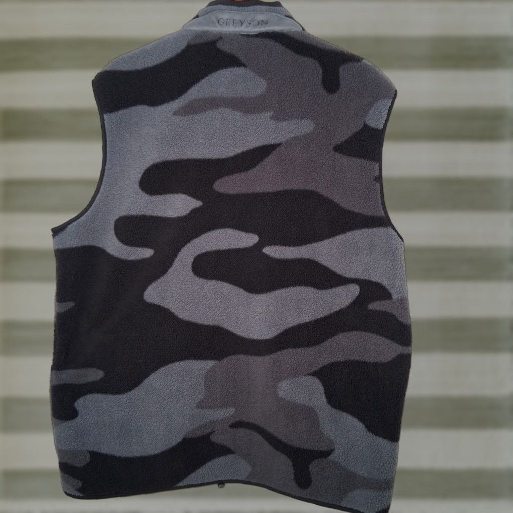 Vintage Greyson Vest Men Large L Gray Camouflage Fleece Zip Up Mock Neck Deep Pile Coat Jacket Camouflage Vest Winter Casual Shorts? Size US L / EU 52-54 / 3 - 1 Thumbnail