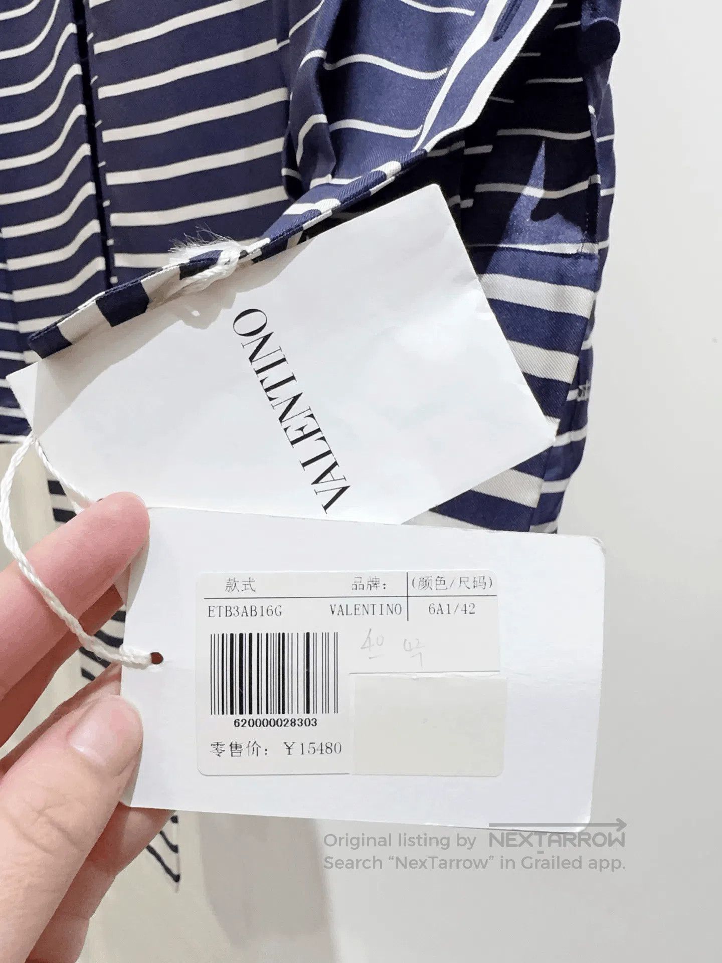 Valentino Valentino Silk Shirt. Size M / US 6-8 / IT 42-44 - 3 Thumbnail