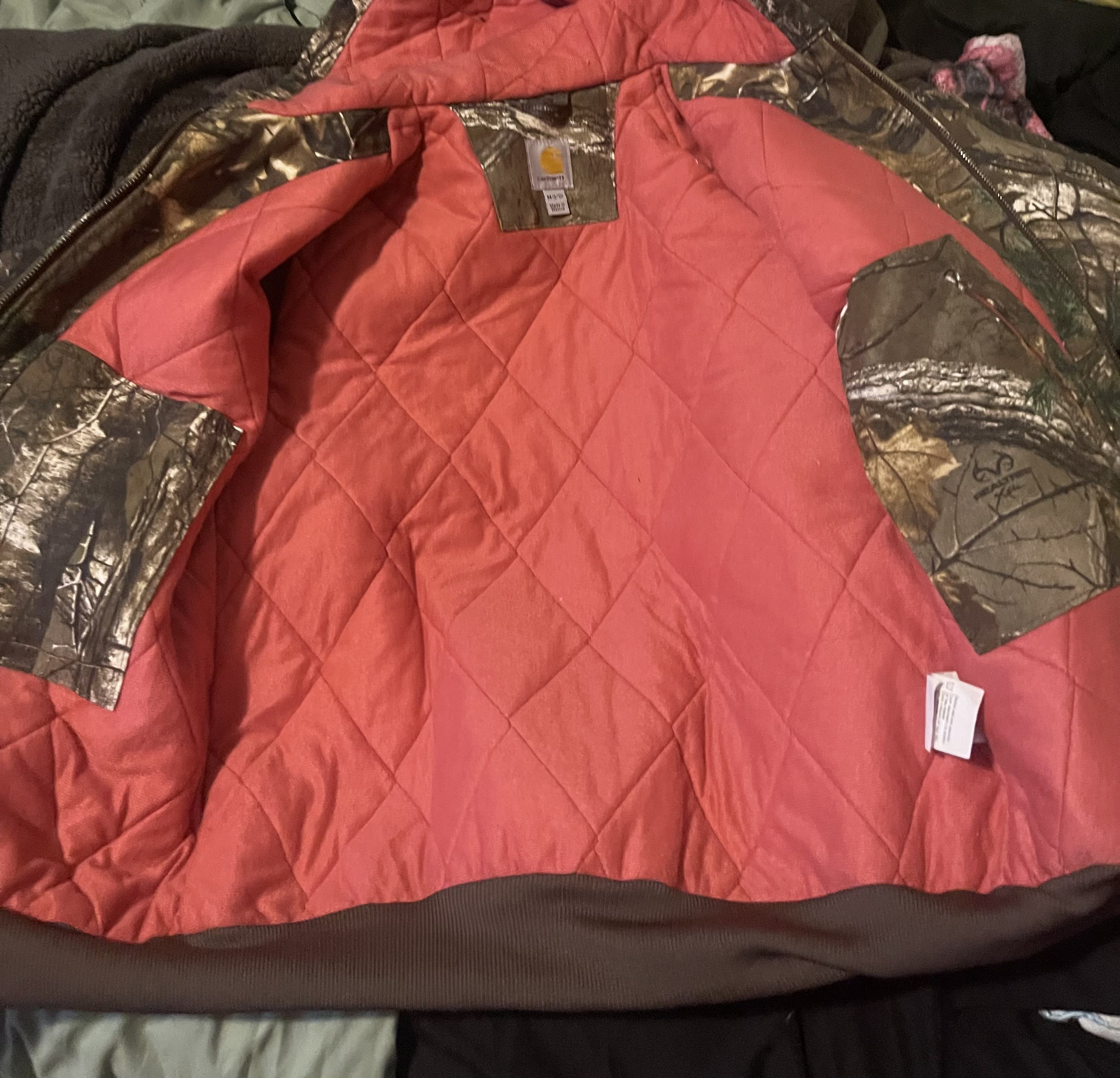 Carhartt Realtree camo pink lined carhartt jacket! Size M / US 6-8 / IT 42-44 - 3 Thumbnail