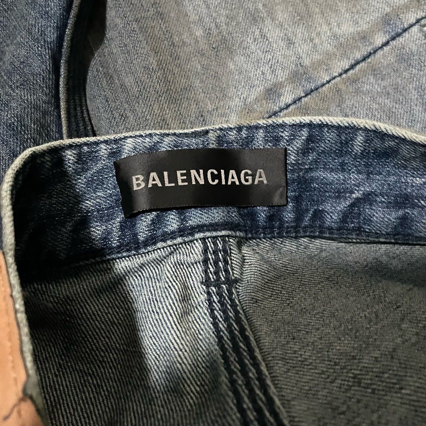 Balenciaga Balenciaga 26 Distressed Embroidery Denim Pants Size US 26 / EU 42 - 4 Thumbnail