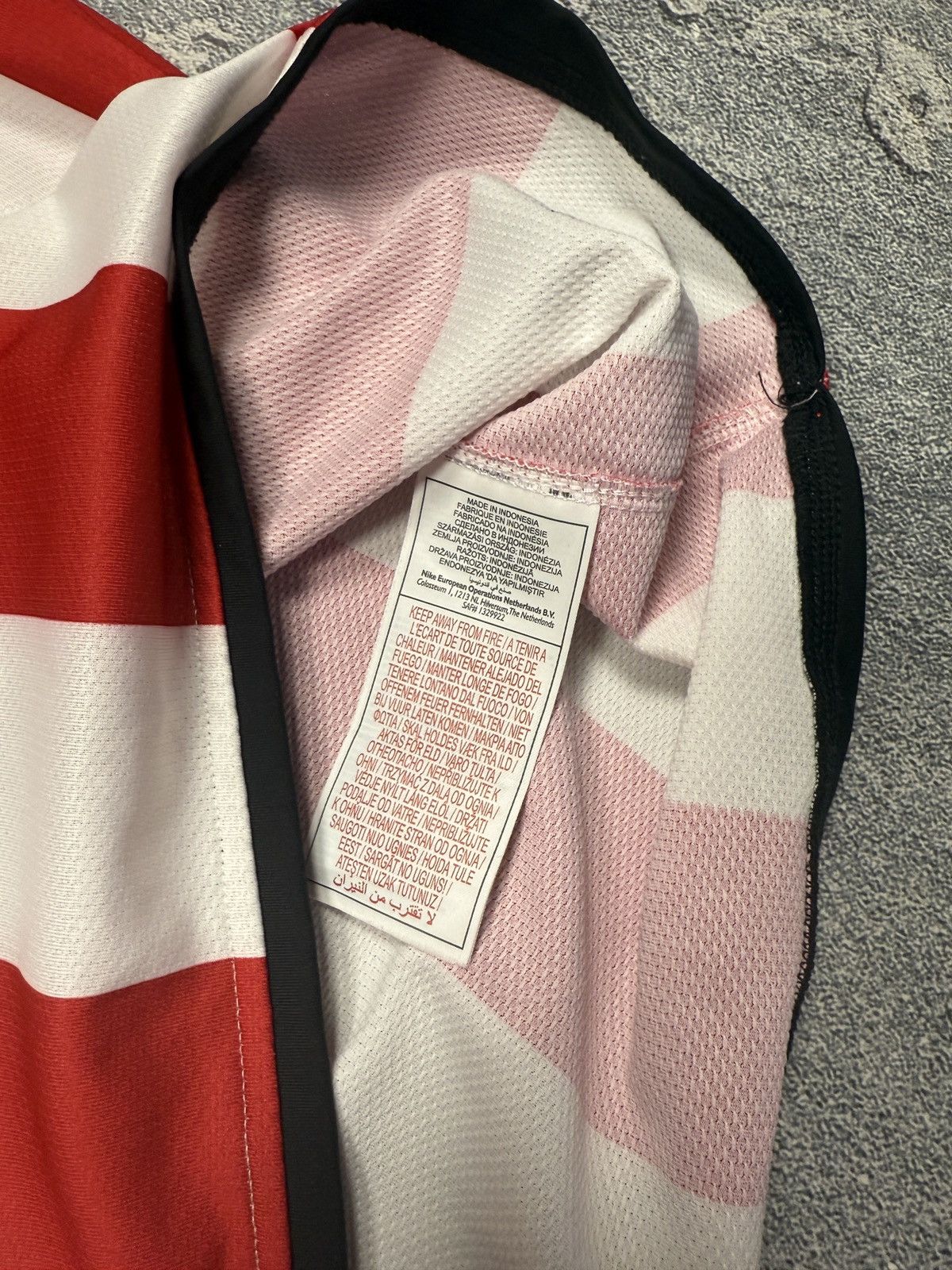 Nike Nike Vintage PSV Soccer Jersey Philips Logo Tee T-shirt Rare Size US S / EU 44-46 / 1 - 13 Thumbnail