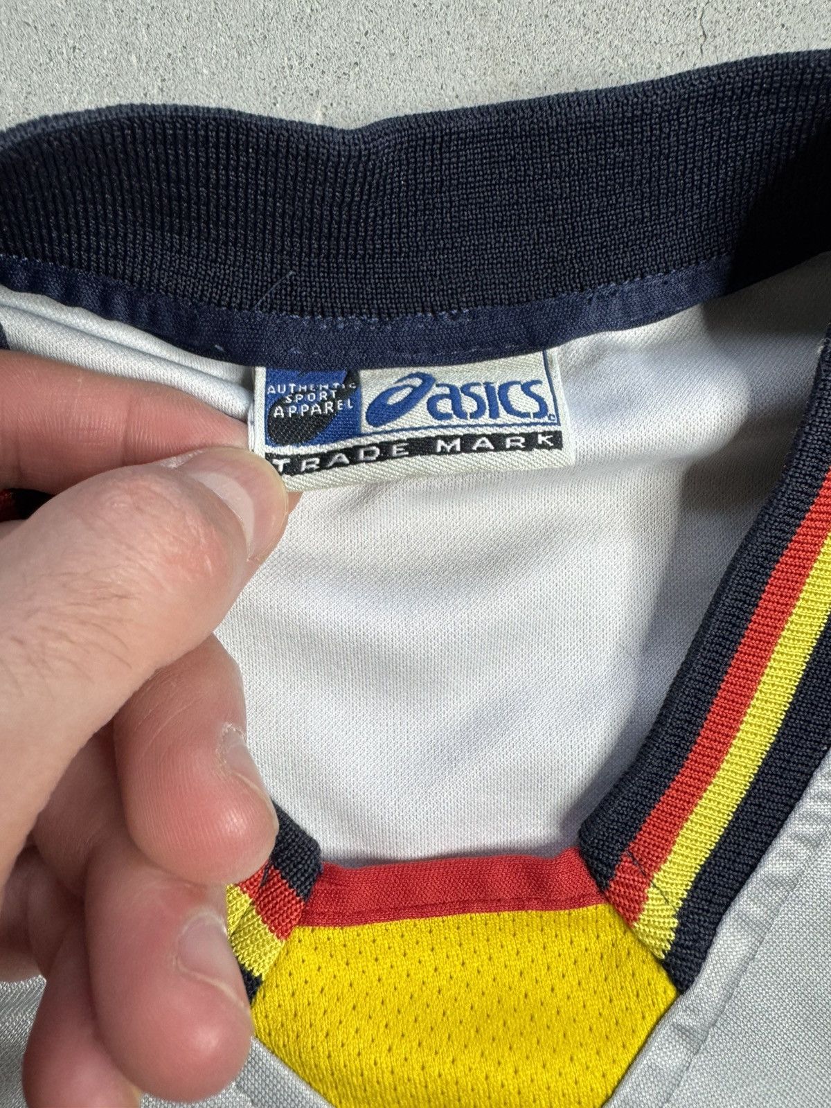 Asics Asics Lecce Serie A Italy Home Jersey Vintage Tee Size US L / EU 52-54 / 3 - 5 Thumbnail