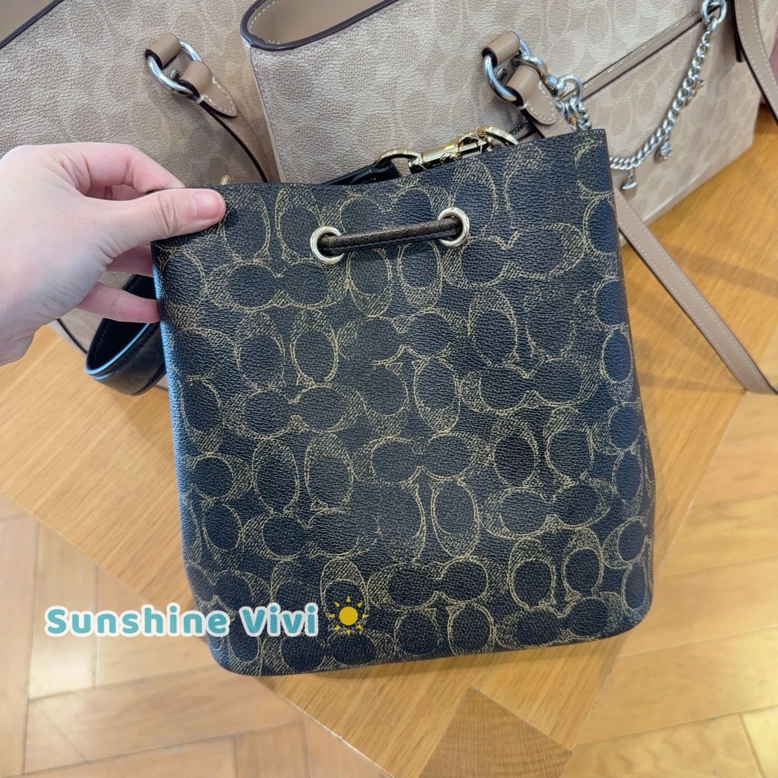 Coach NWT Coach Rowan Bucket Bag Loved Charms Gold/Brown CDY21 Size ONE SIZE - 3 Thumbnail