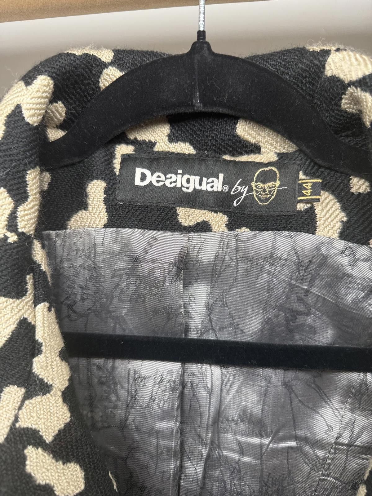 Desigual Desigual Bold Graphic Striped Black & Ivory Print Coat Size ONE SIZE - 8 Thumbnail