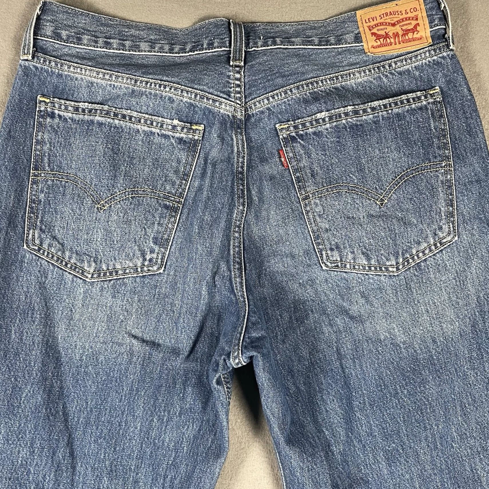 Denime VINTAGE: No Levis Jeans Women 31x31 Low Pro Straight 31 Relaxed Denim Blue Distressed 5-Pocket Womens Jeans Size 31 Inseam 31 Size 24" / US 00 / IT 34 - 4 Thumbnail