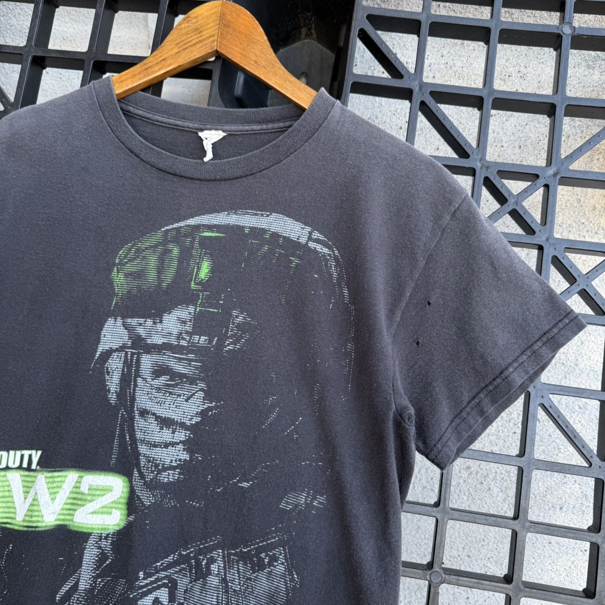 Vintage Vintage 2010 Call Of Duty Modern Warfare 2 Tee Size US S / EU 44-46 / 1 - 5 Thumbnail