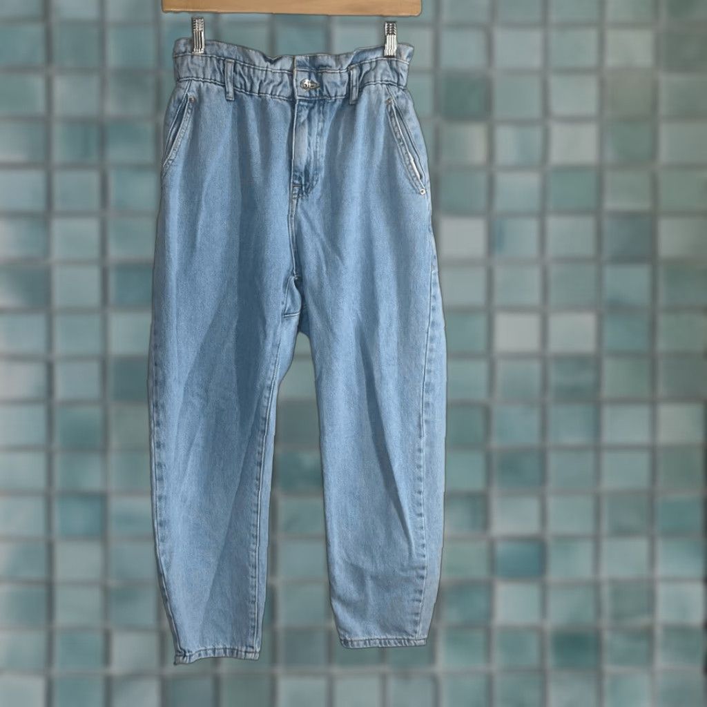 Zara Zara Women's Blue Light Wash Paper Bag Style High Waisted Jeans Size 4 User: Zara Women's Blue Light Wash Paper Bag Style High Waisted Jeans Size 4 Size 27" / US 4 / IT 40 - 1 Thumbnail
