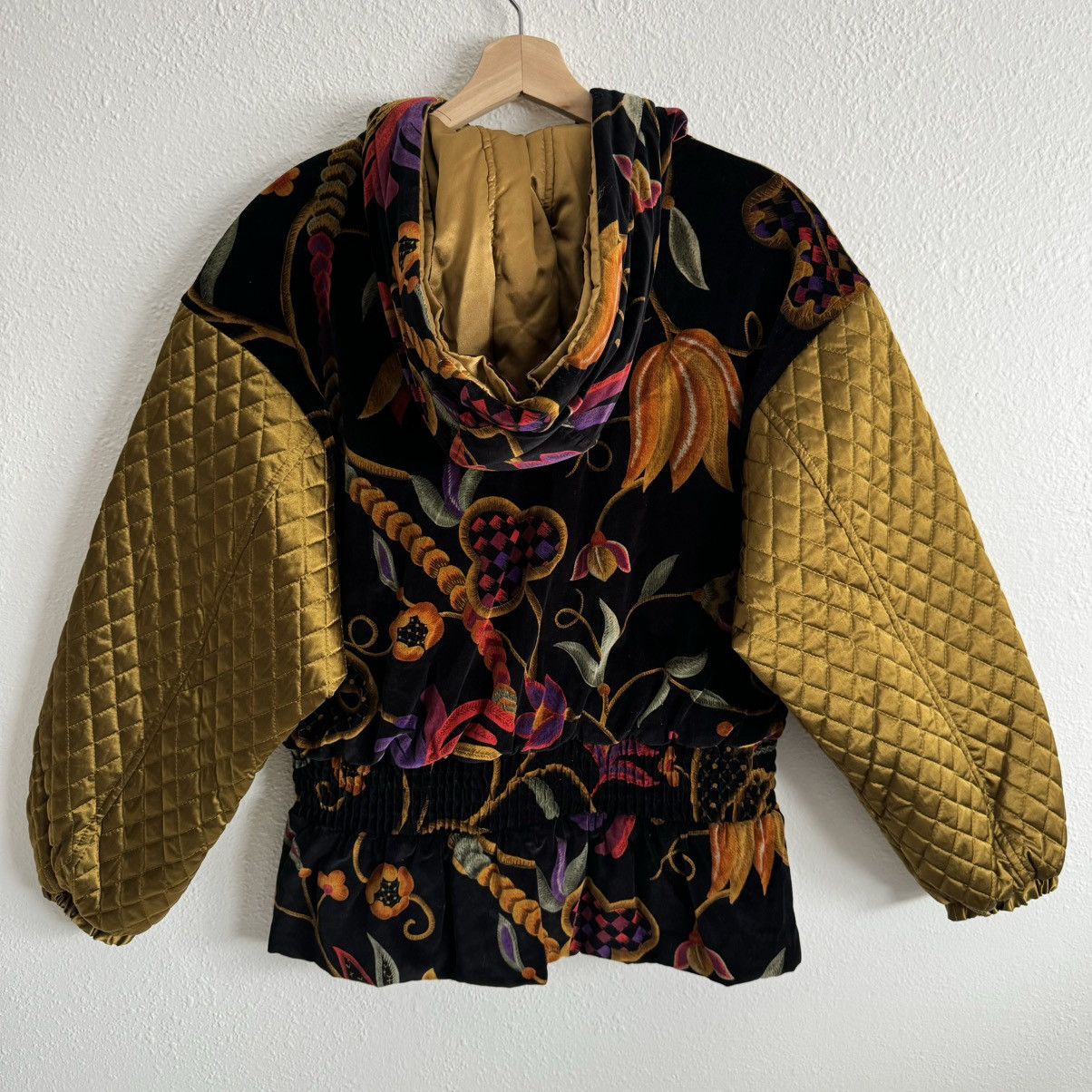 London Fog LONDON FOG Vintage Black Gold Velvet Quilted Paisley Jacket Size S / US 4 / IT 40 - 7 Thumbnail