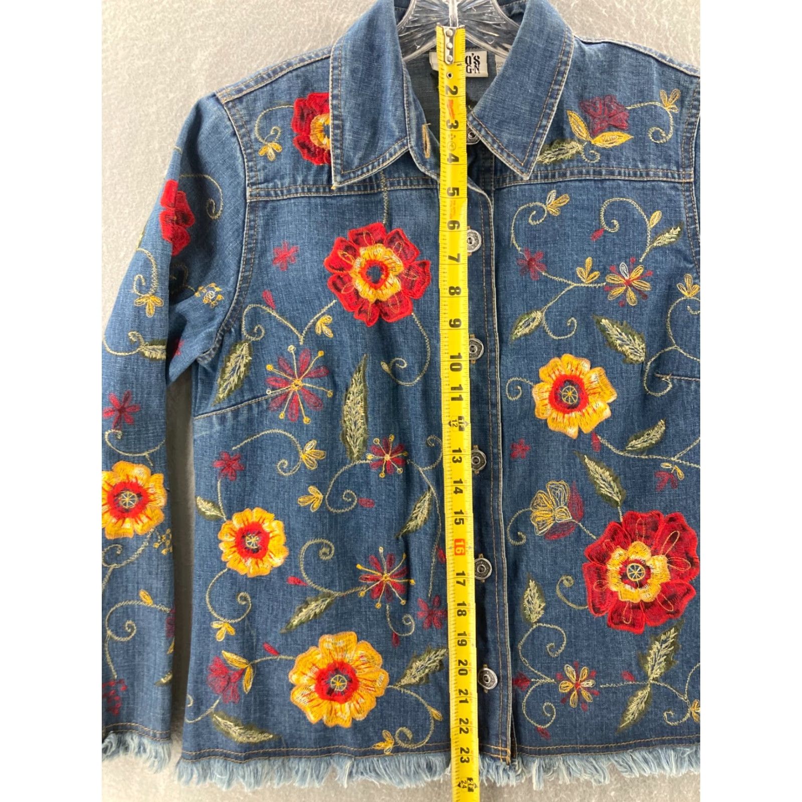Vintage CHICOS Denim Shirt Floral Embroidered Button Front Blue, Cotton, Long Sleeve, Collared, Casual Womens, Size 0, Regular Fit, Blue Denim Shirt Women Size XS / US 0-2 / IT 36-38 - 3 Thumbnail