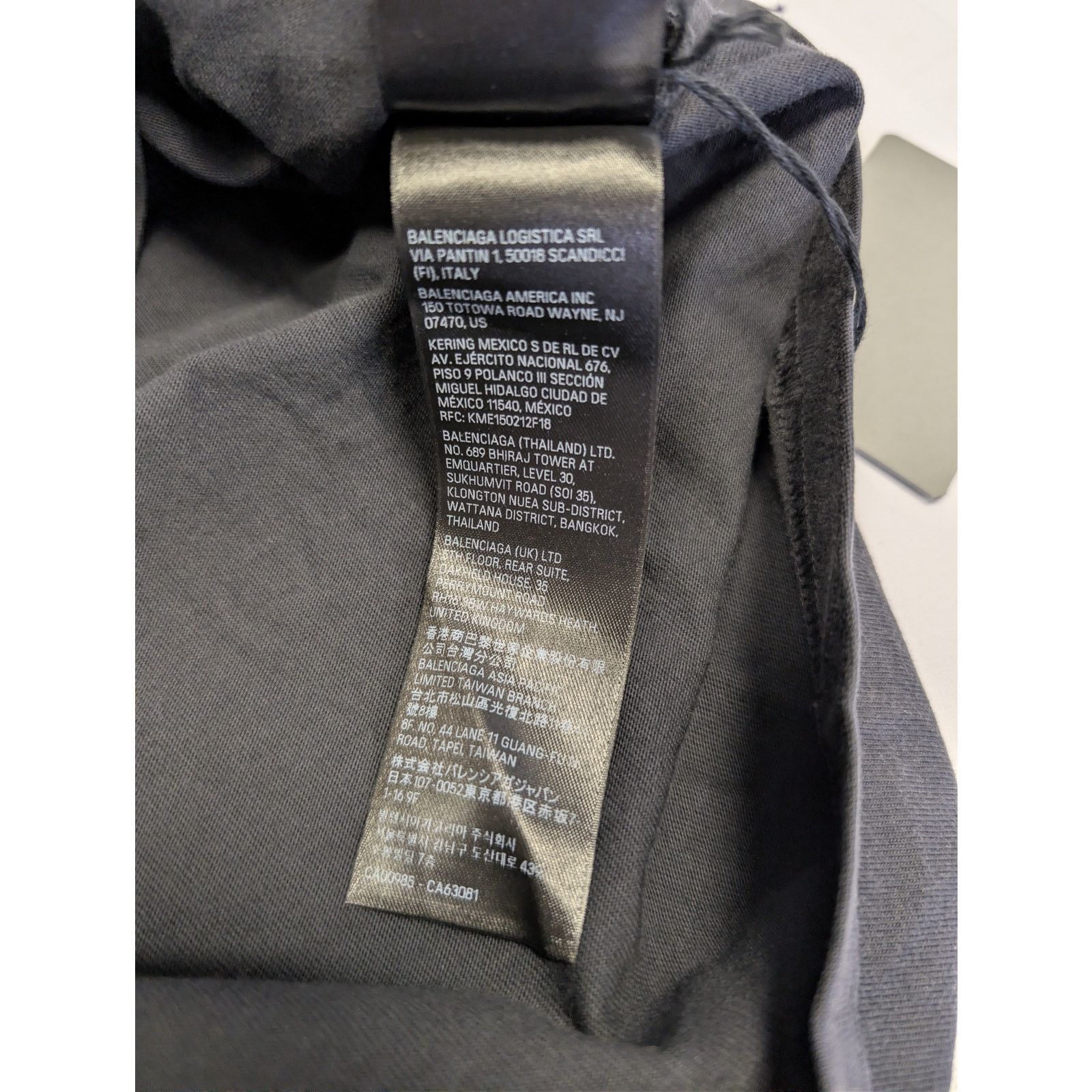 Balenciaga o1rshd1 Medium Fit 3B Sports Icon T-Shirt in Black Size US S / EU 44-46 / 1 - 20 Thumbnail