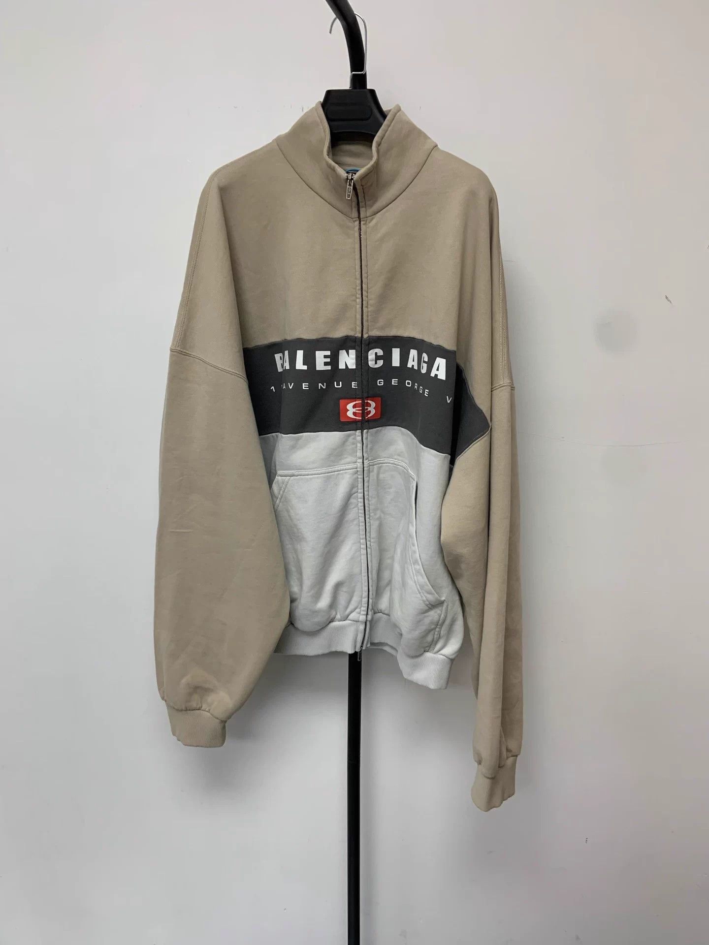 Balenciaga Balenciaga turtleneck logo jacket L 99 new Size US L / EU 52-54 / 3 - 1 Thumbnail
