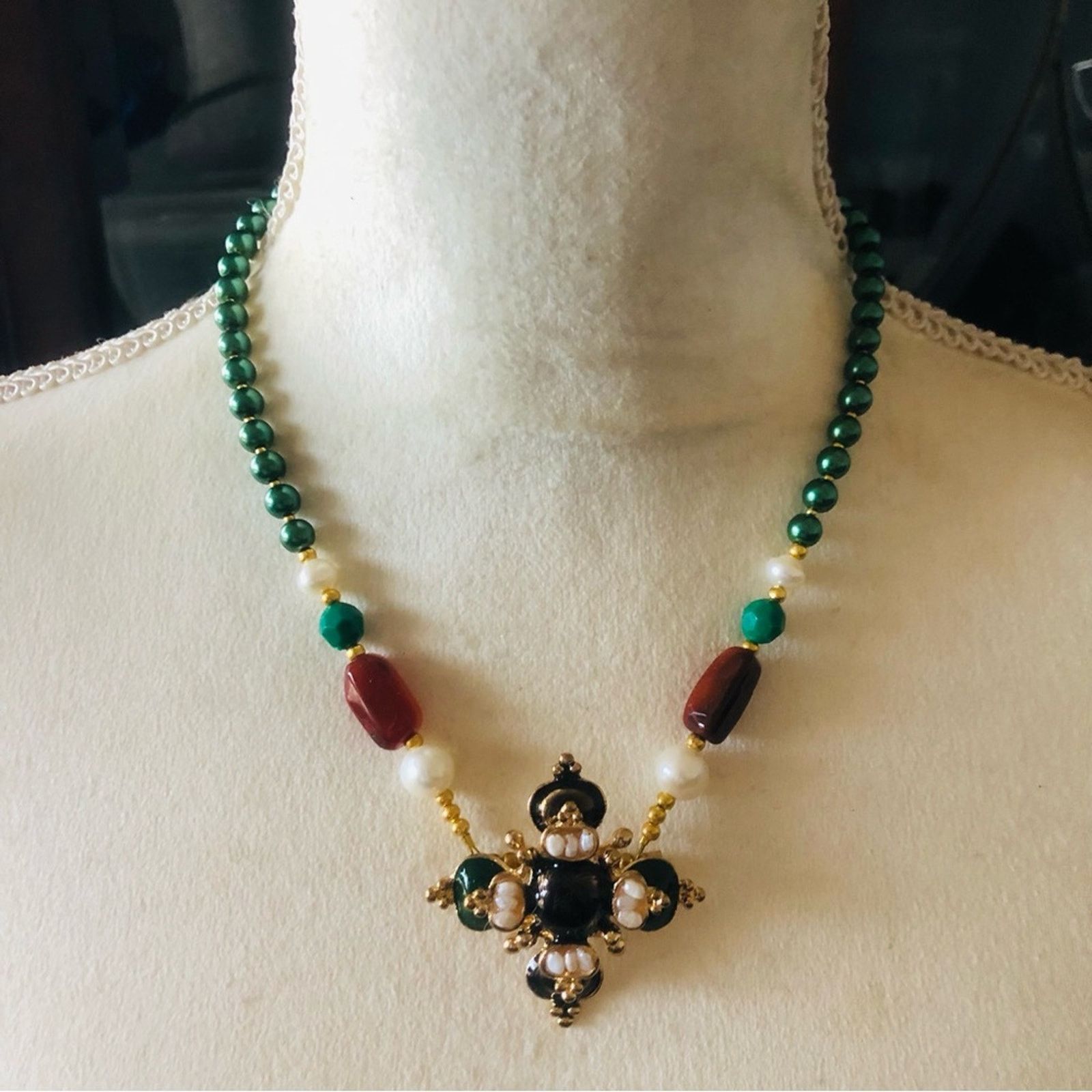 Handmade Handcrafted repurpose regal look Pearl necklace Size ONE SIZE - 2 Thumbnail