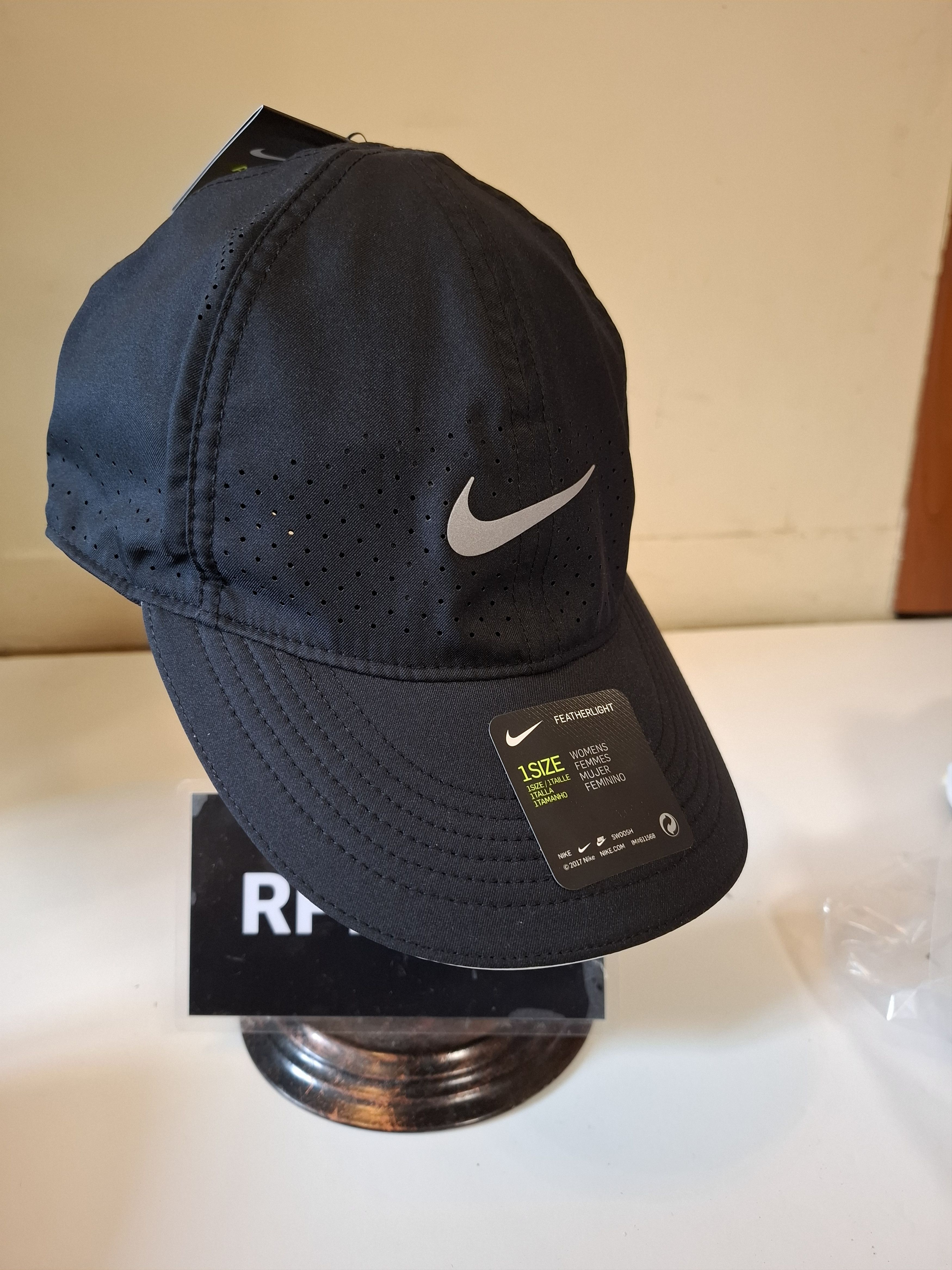Nike NWT Bowerman Track Club Featherlight Running Cap | Grailed