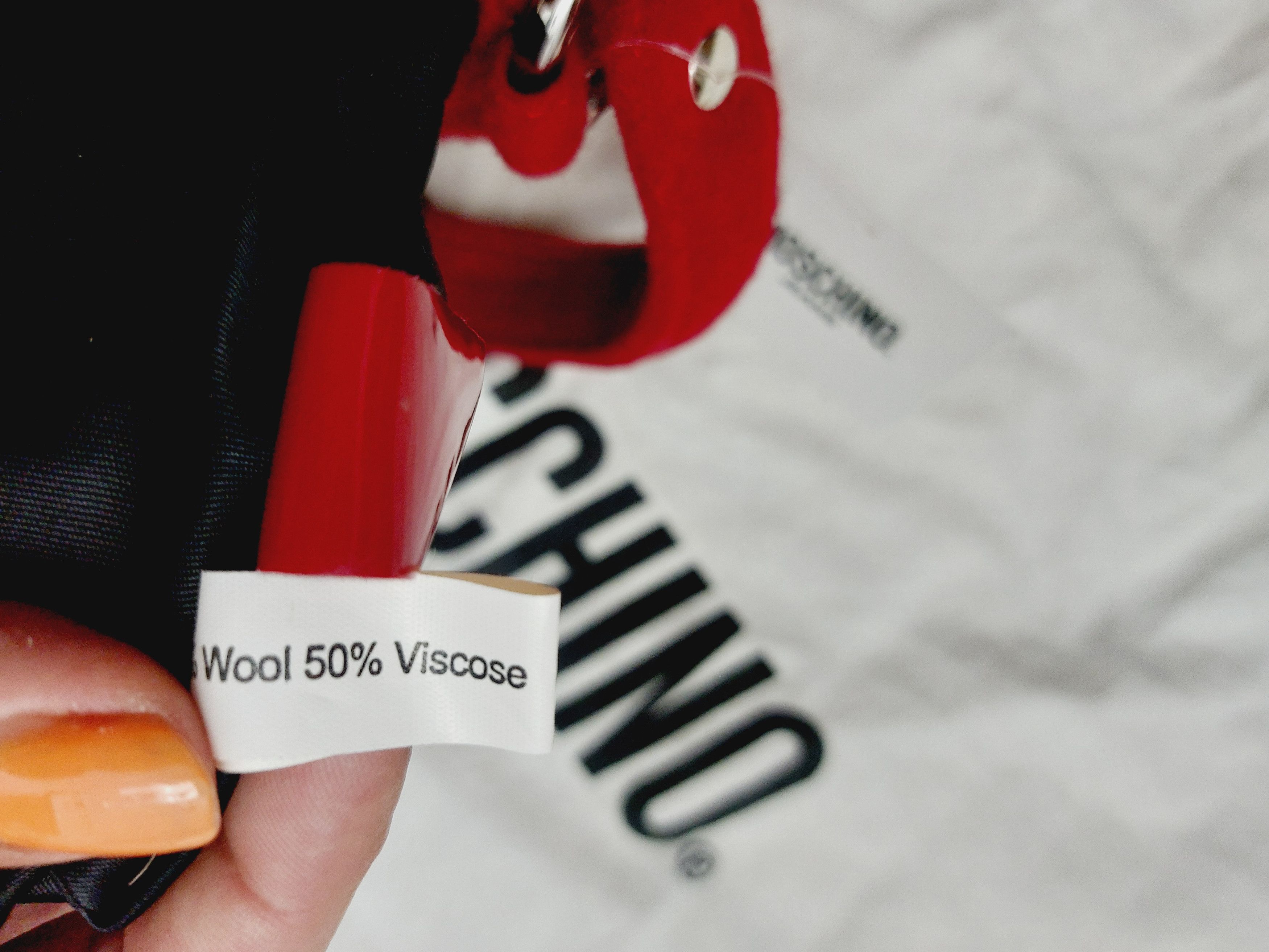Moschino Moschino Heart Red Plush Love Toy Hand Shoulder Bag Size ONE SIZE - 8 Thumbnail
