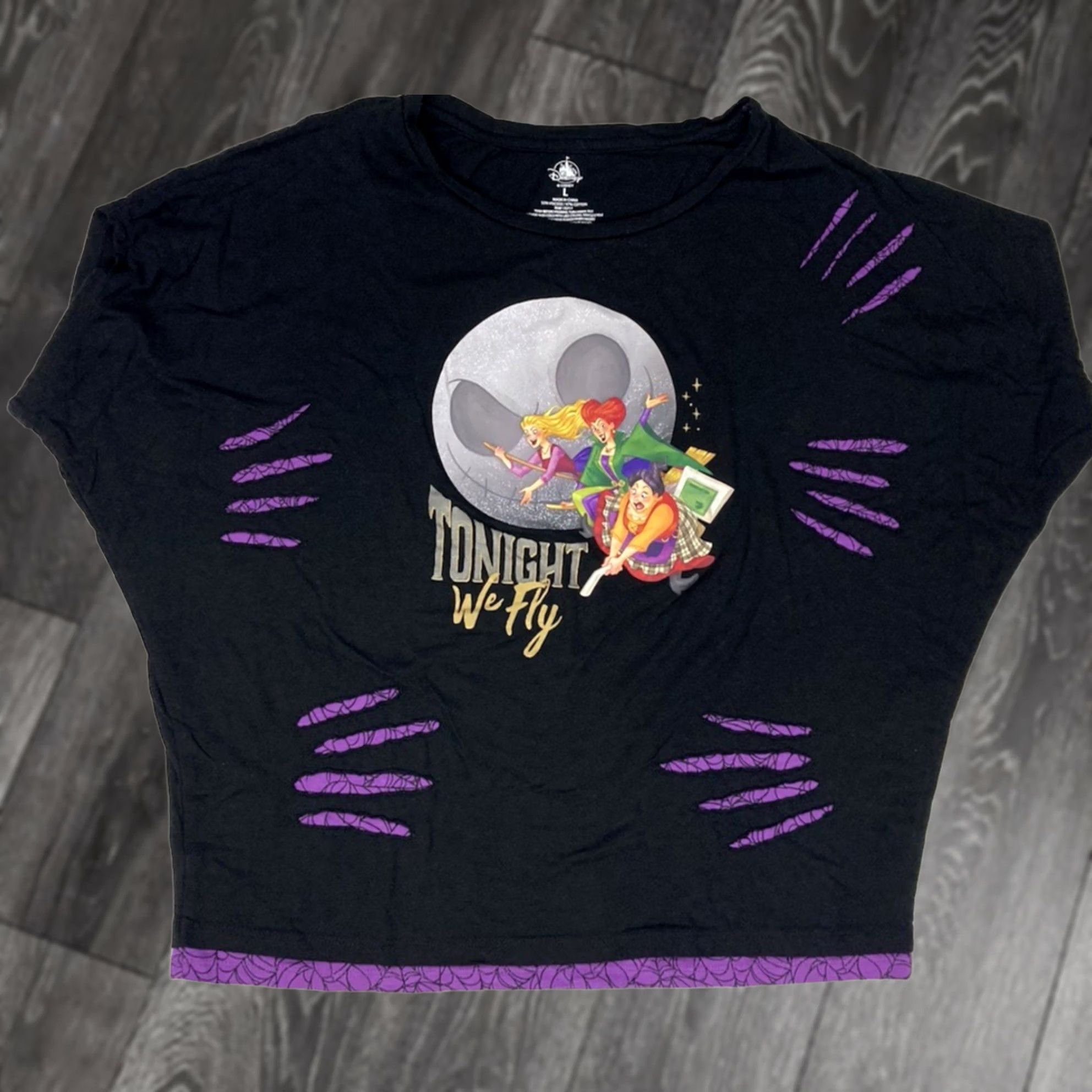 Disney VINTAGE Disney Hocus Pocus Tonight We Fly Graphic T-shirt Women Large Short Sleeve Size L / US 10 / IT 46 - 1 Thumbnail