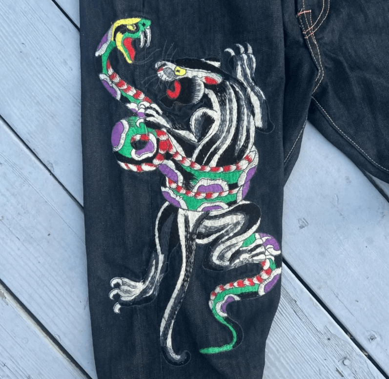 Japanese Brand American Fashion Oversize Pattern Embroidered Baggy Jeans Size US 34 / EU 50 - 3 Thumbnail