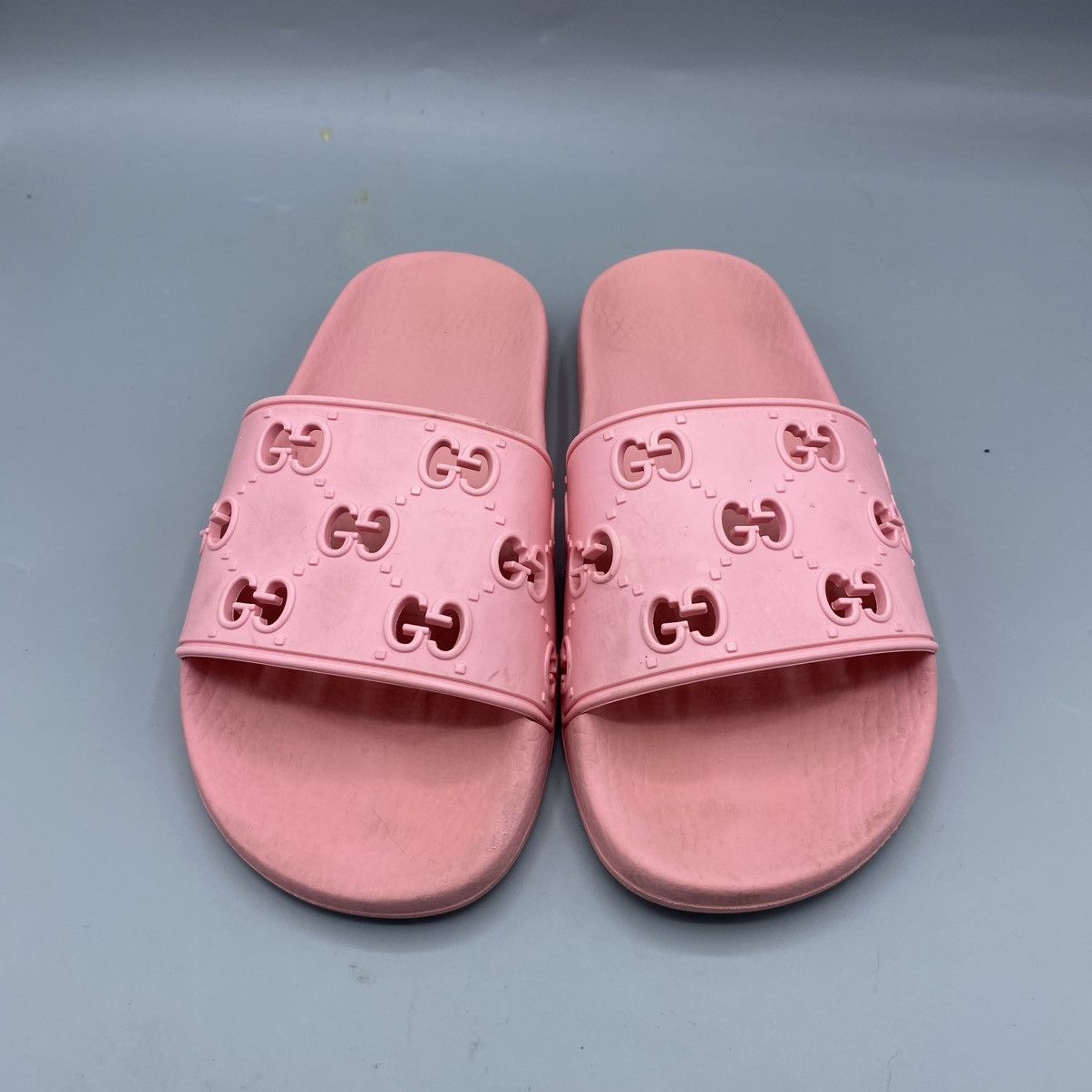 Gucci Gucci Rose Pink Rubber GG Logo Slide Authentic36 5.5/6 Size US 5.5 / IT 35.5 - 4 Thumbnail