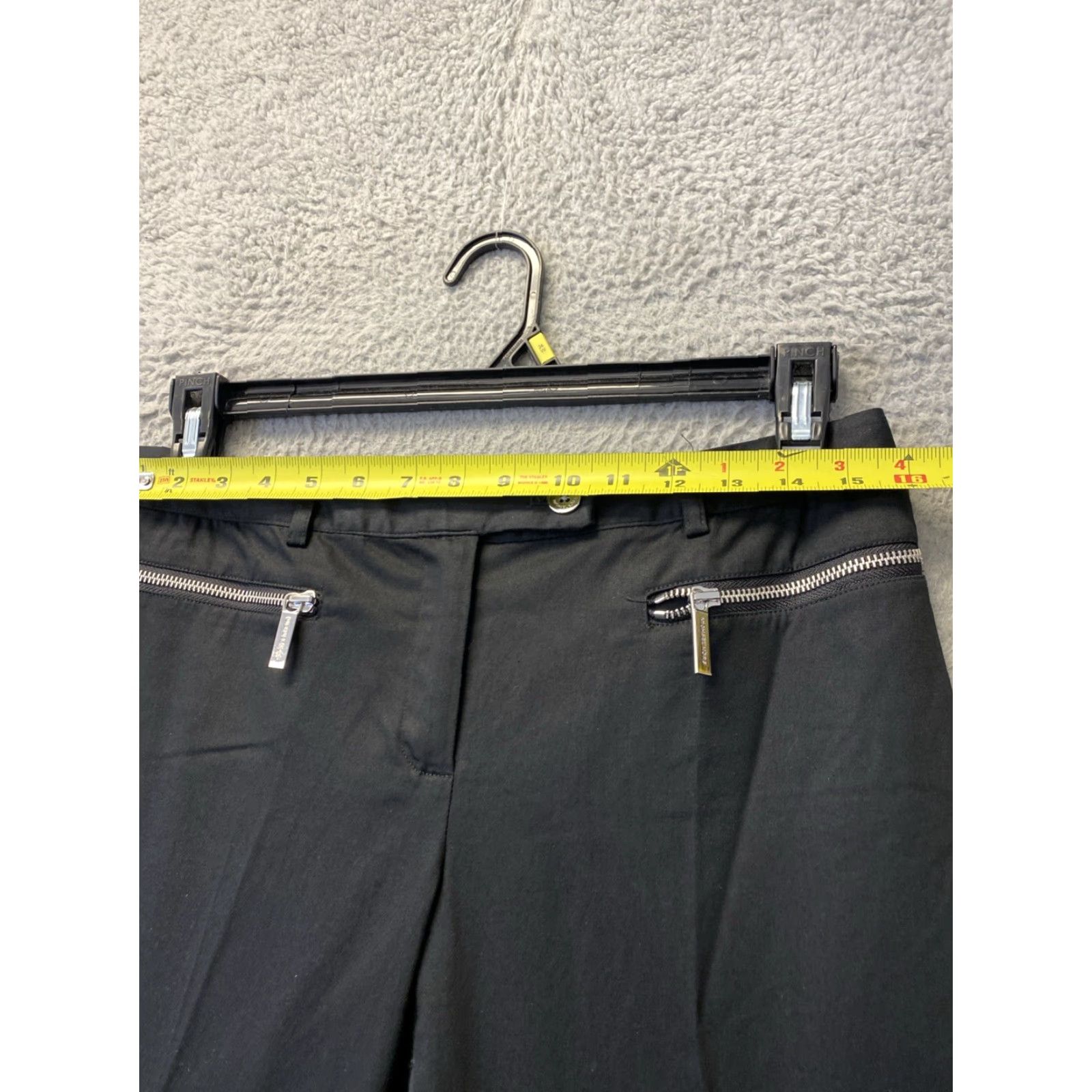 Michael Kors VINTAGE? No — Michael Kors Izzy Skinny Cropped Pants Black 6 Women Slim Low Rise 28 Inseam Zip Button Logo Pocket Slit 1233 Size 28" / US 6 / IT 42 - 5 Thumbnail