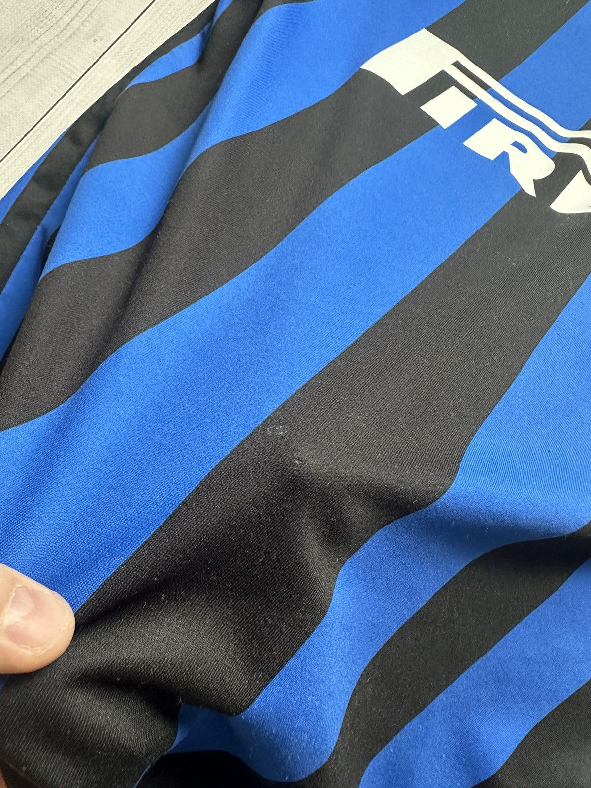Vintage Vintage Inter Milan soccer jersey 22 Milito rare official M Size US M / EU 48-50 / 2 - 3 Thumbnail