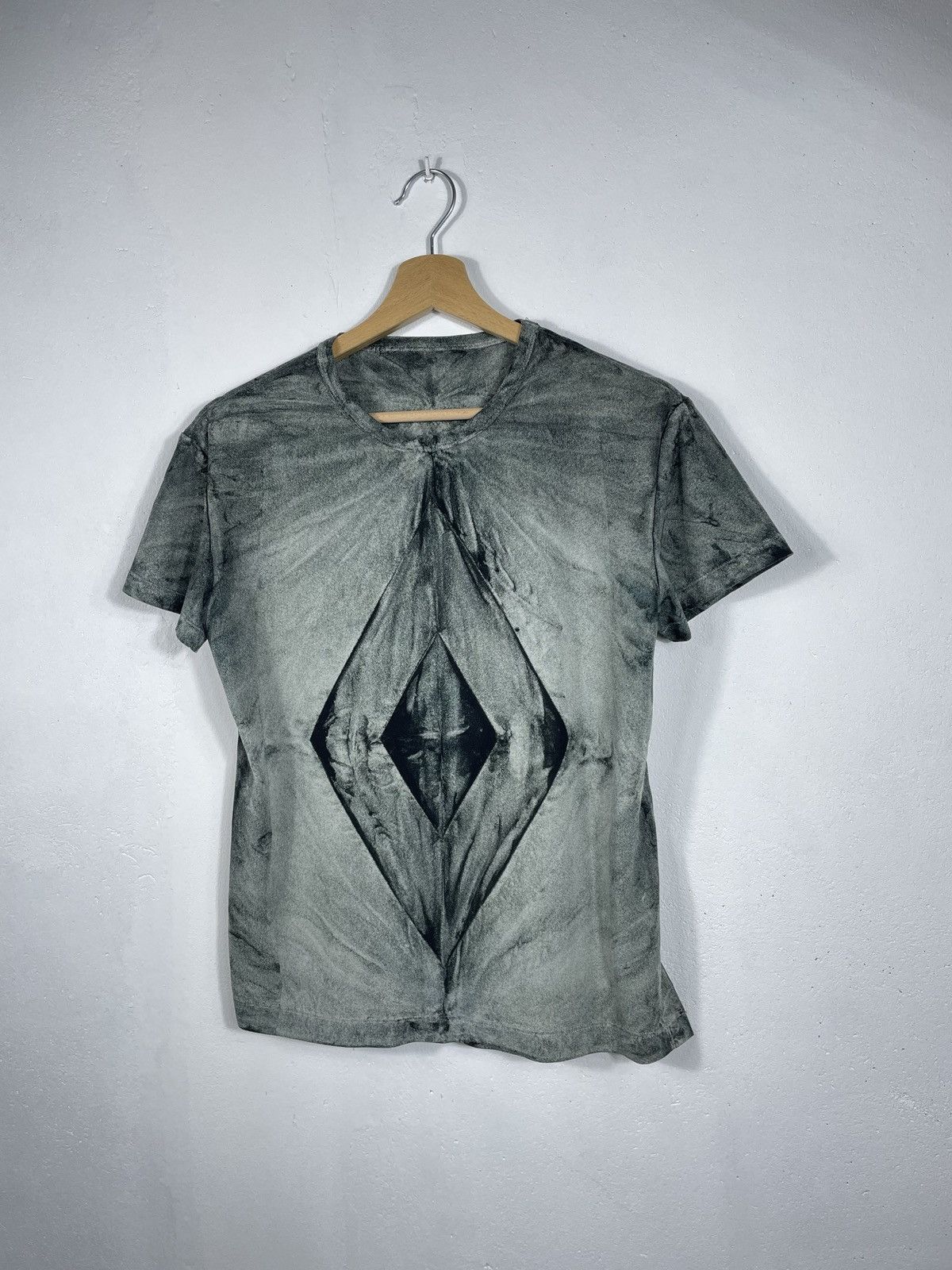 Issey Miyake Issey Miyake Vintage 90s T-shirt Asymmetrical Print Abstract Size M / US 6-8 / IT 42-44 - 2 Thumbnail