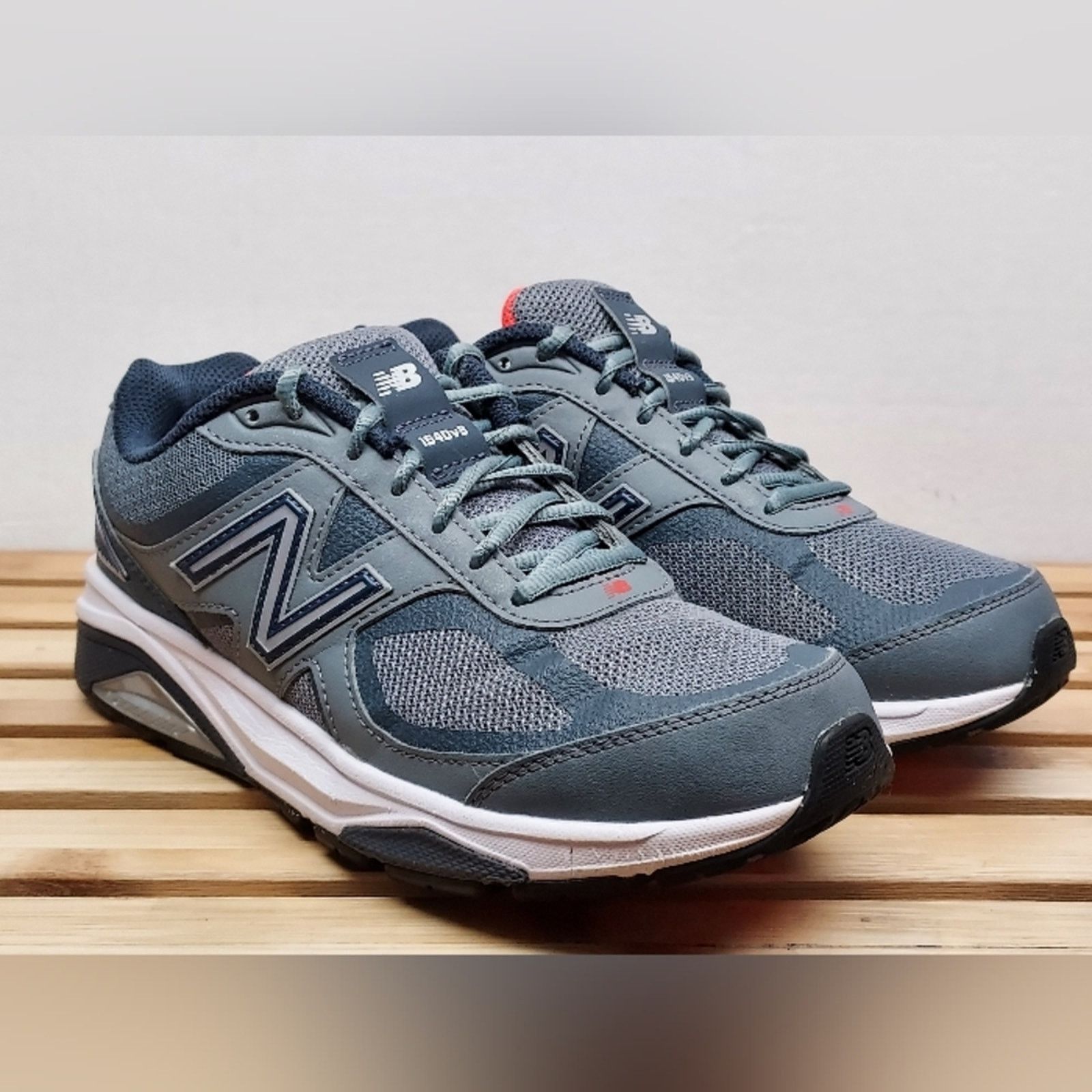New Balance New Balance Womens | Navy | 1540 v3 Athletic Shoes Size 8 Size US 8 / IT 38 - 1 Thumbnail