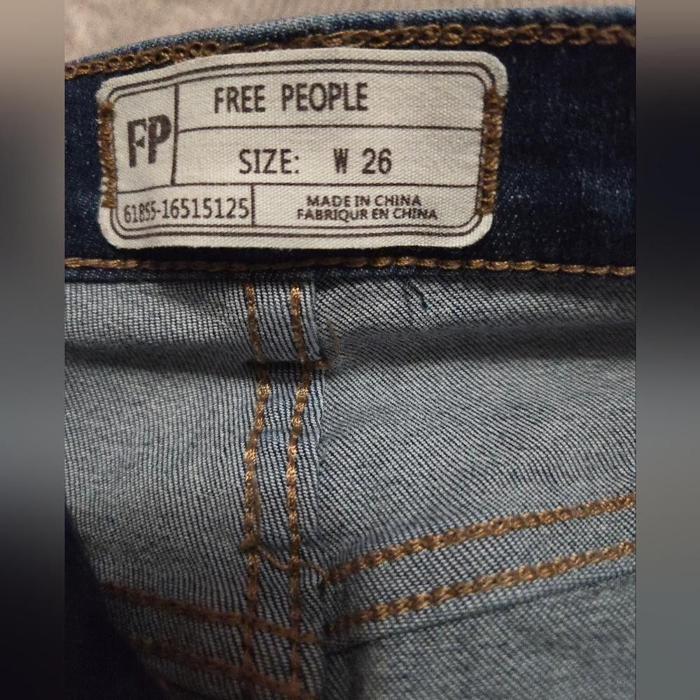 Free People Free People Distressed Crop Jean Size 26" / US 2 / IT 38 - 4 Thumbnail