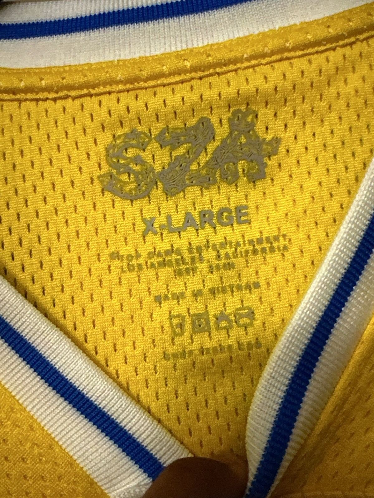 Band Tees × Top Dawg Entertainment SZA YELLOW JERSEY SOS TOUR SZ XL Size US XL / EU 56 / 4 - 5 Thumbnail