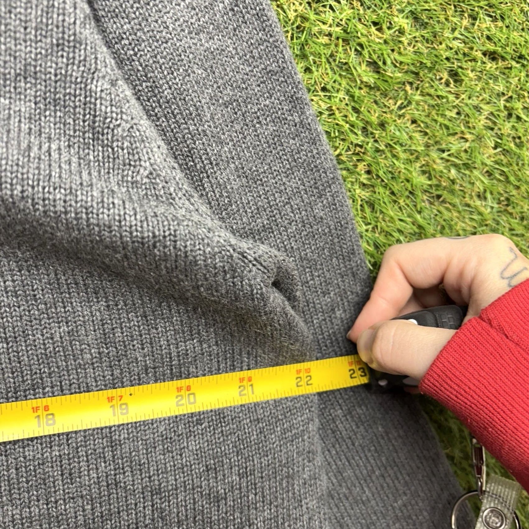 Carbon Carbon2Cobalt Cashmere Sweater Mens Large V Neck Gray Knit Pullover Regular Size Casual Menswear Size US L / EU 52-54 / 3 - 5 Thumbnail