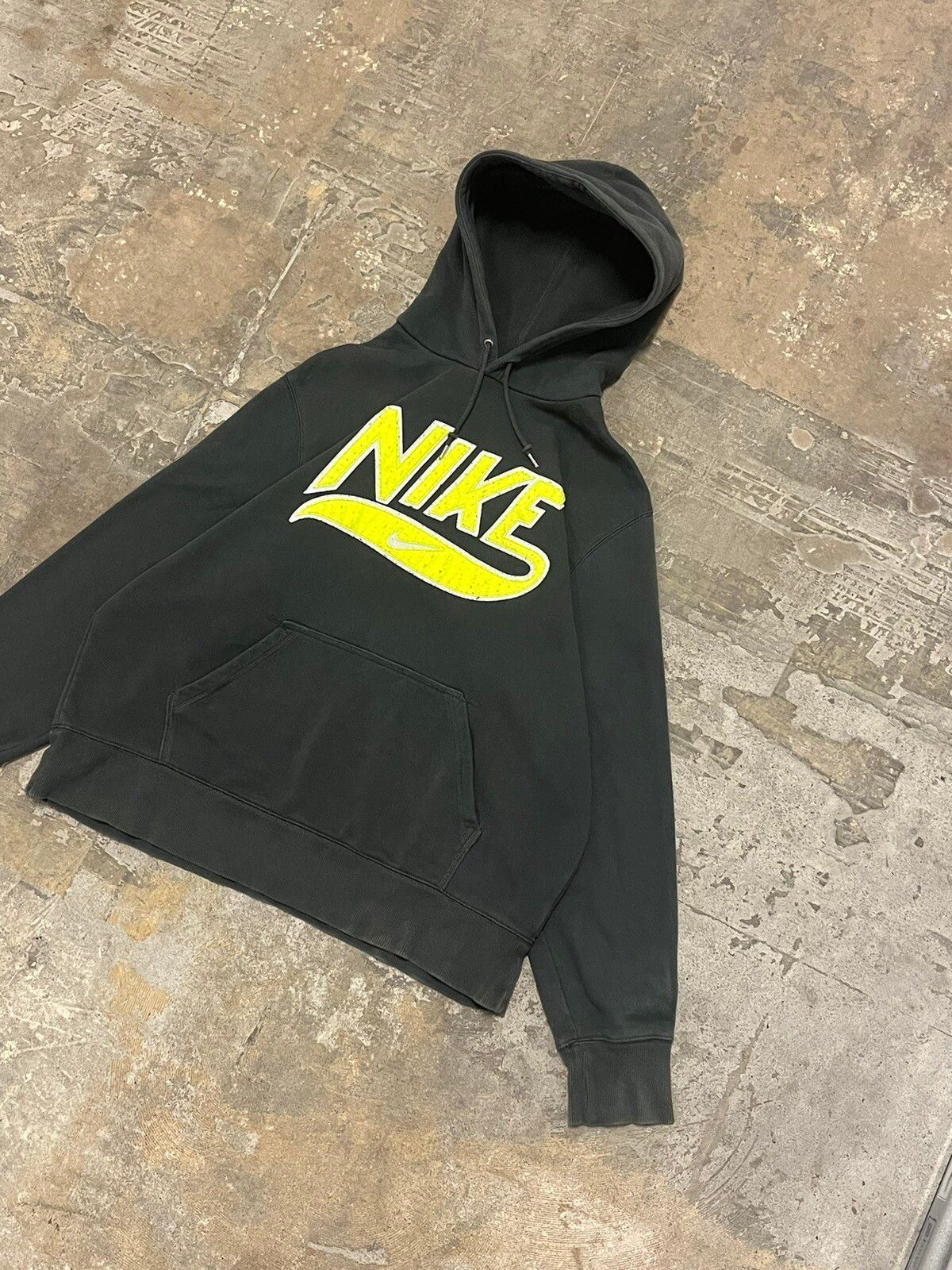 Nike Crazy rare y2k nike center swoosh hoodie Size US XL / EU 56 / 4 - 6 Thumbnail