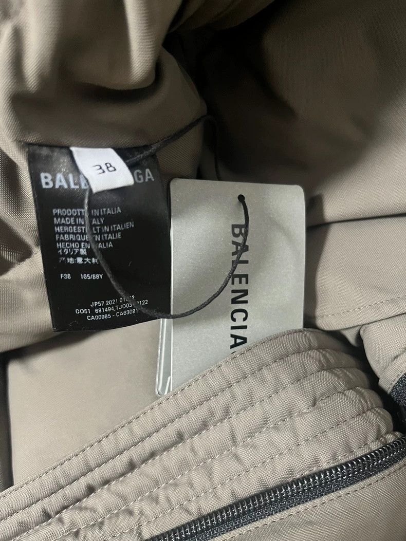 Balenciaga 22 SS show big collar down vest 2504-Nextarrow