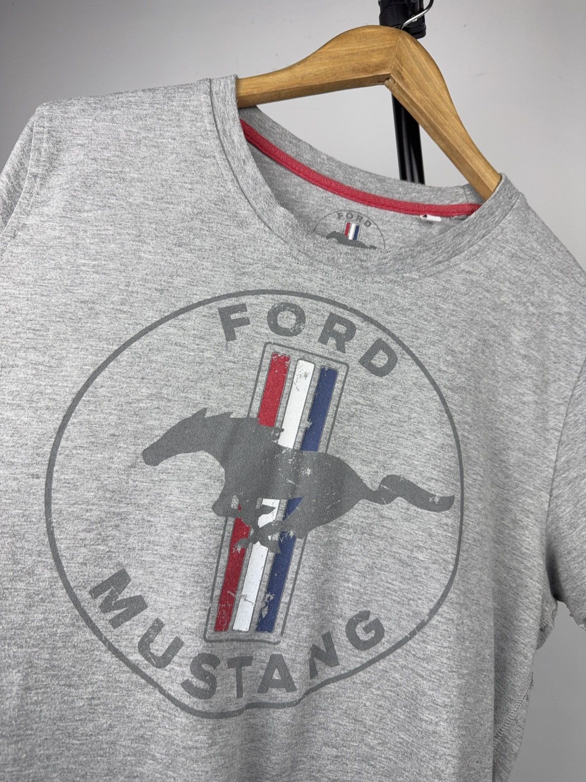 Ford Retro Ford Mustang Logo Tee Classic Pony Graphic Shirt M/L Size US M / EU 48-50 / 2 - 4 Thumbnail