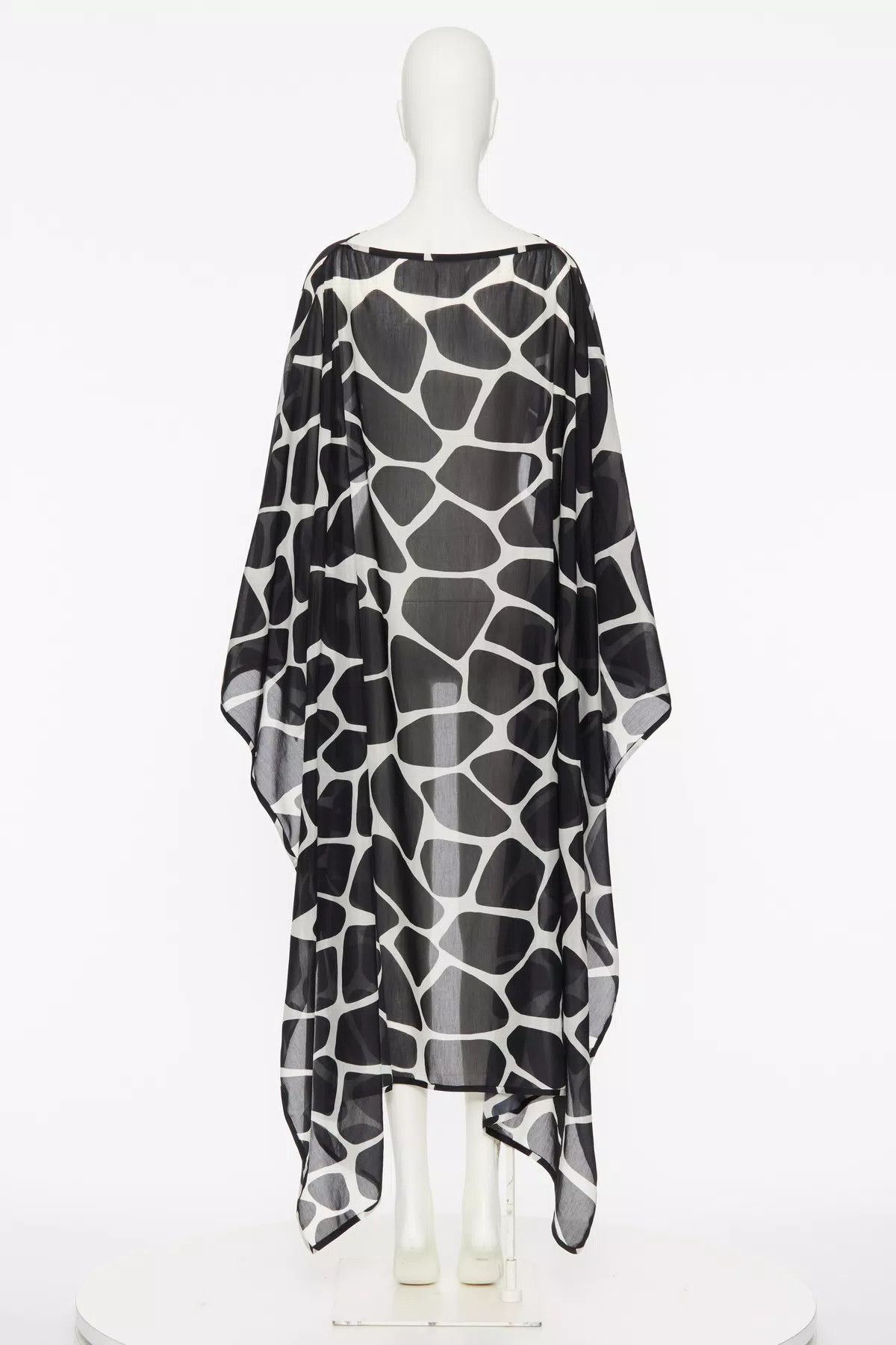Valentino o1s1wg110925 Voile Cape With Giraffa Print in Black/Avorio Size S / US 4 / IT 40 - 4 Thumbnail