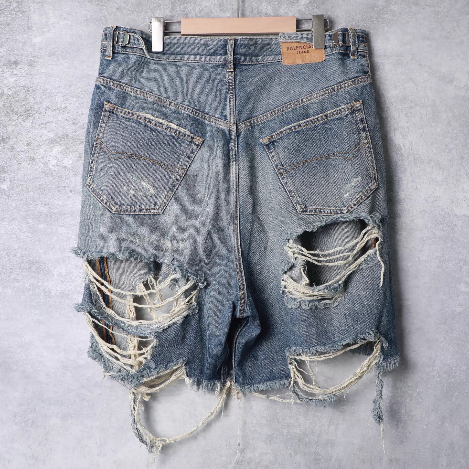 Balenciaga Balenciaga shorts L Size 28" / US 6 / IT 42 - 2 Thumbnail