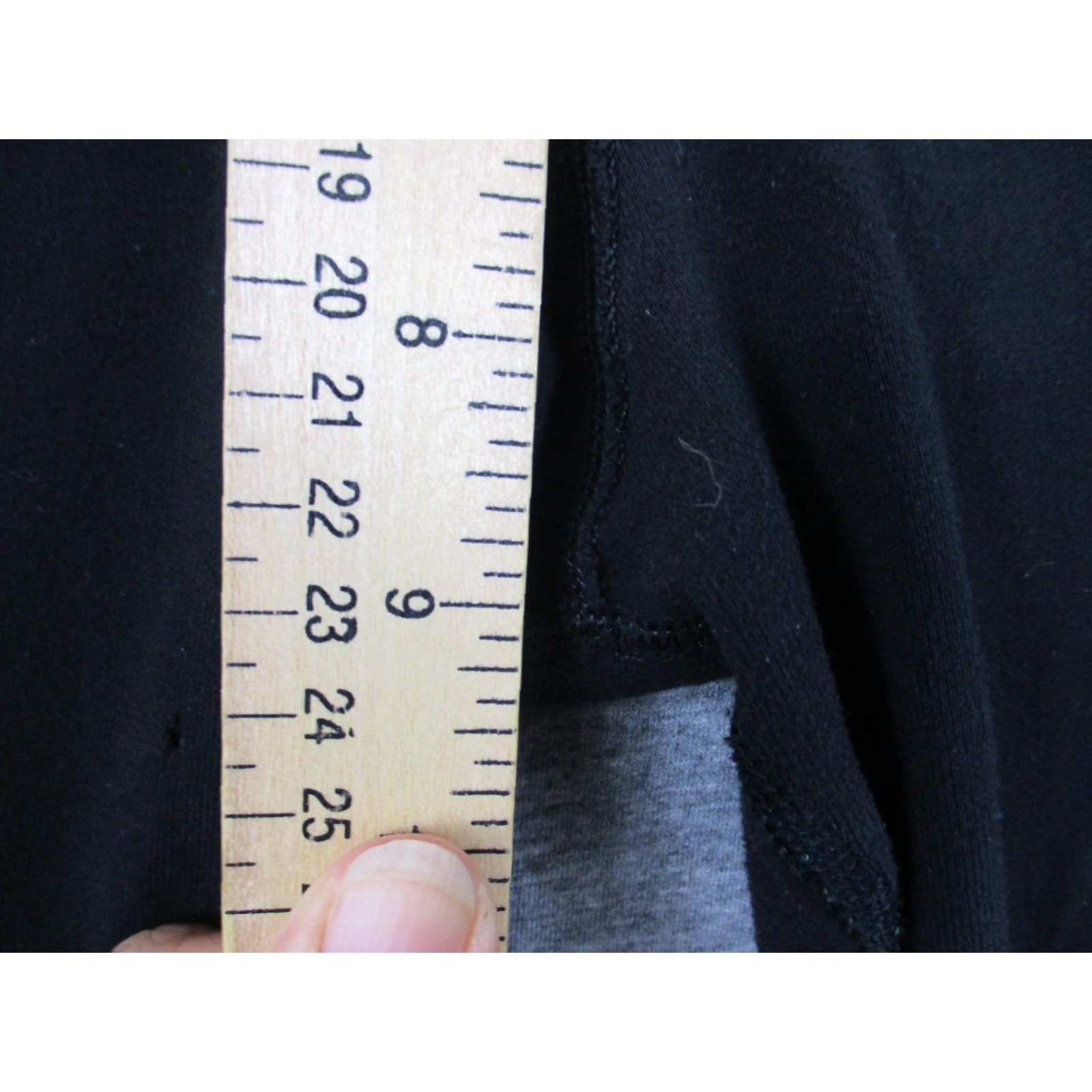 Lululemon Lululemon Capri Pants 8 Womens Slit Cropped Activewear Black Pink Waistband Logo Pants Women 8 Pink Slit Cropped Capri Logo Activewear Size 30" / US 8 / IT 44 - 3 Thumbnail