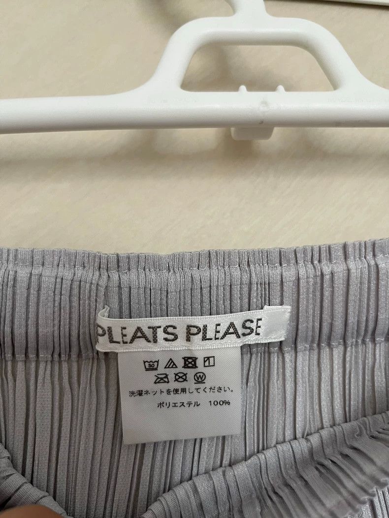 Issey Miyake Issey Miyake size:4 Light grey pleated skirt Size 31" - 3 Thumbnail