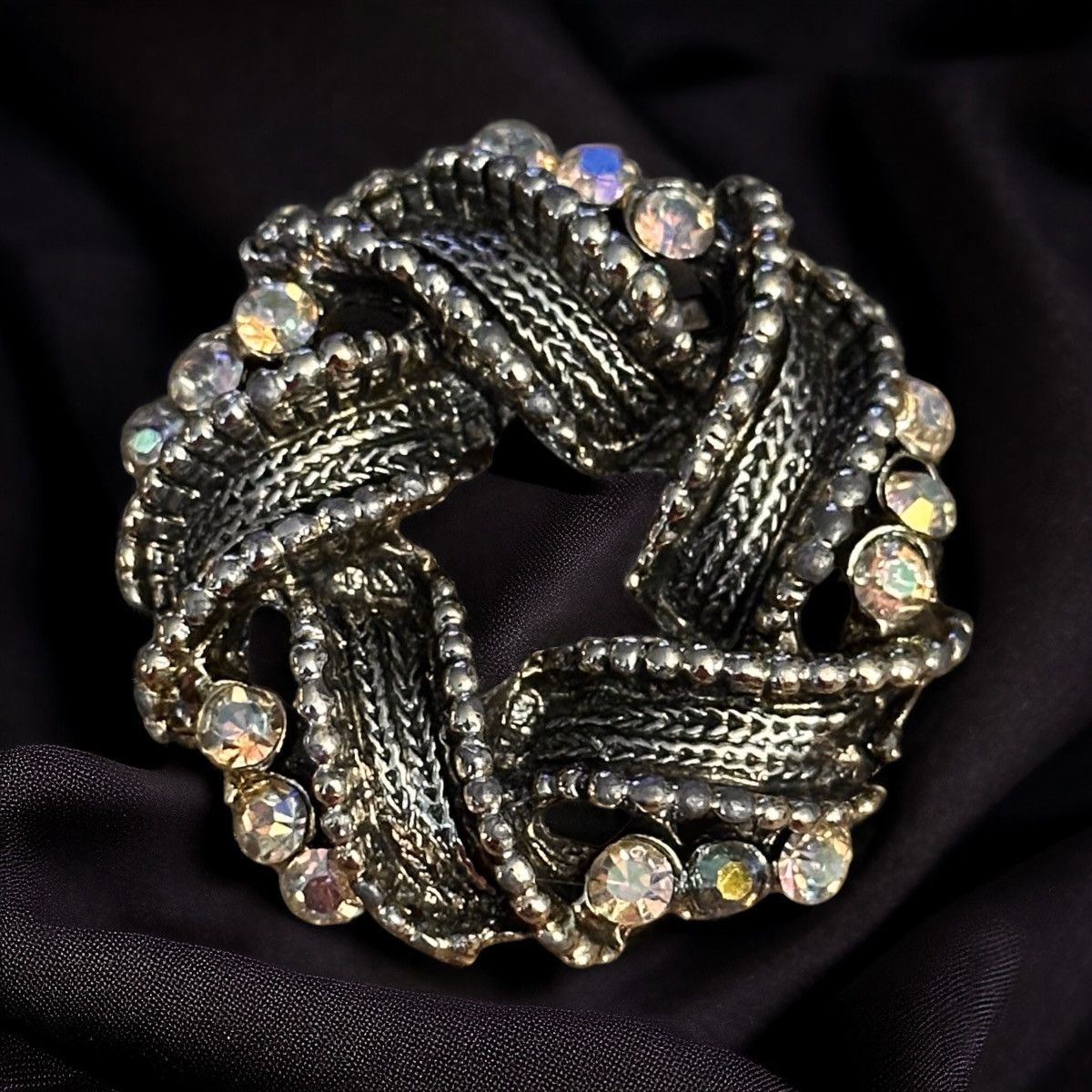Vintage Vintage antique gold AB rhinestone ribbon wreath brooch Size ONE SIZE - 1 Thumbnail