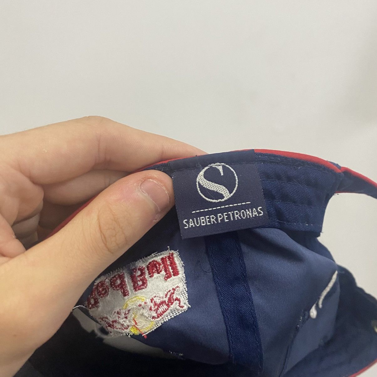 Formula 1 Vintage Red Bull Sauber Petronas Tramp Cap Size ONE SIZE - 5 Thumbnail