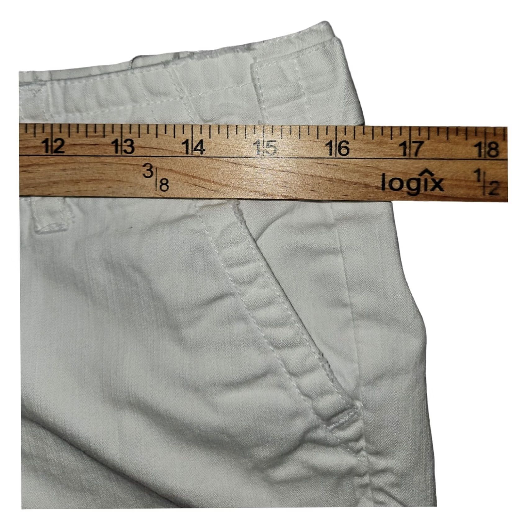 Vintage VINTAGE Buckle Bermuda Shorts Women 28 White Ultra Low Rise Casual Hipster Preppy City Size 28" / US 6 / IT 42 - 4 Thumbnail
