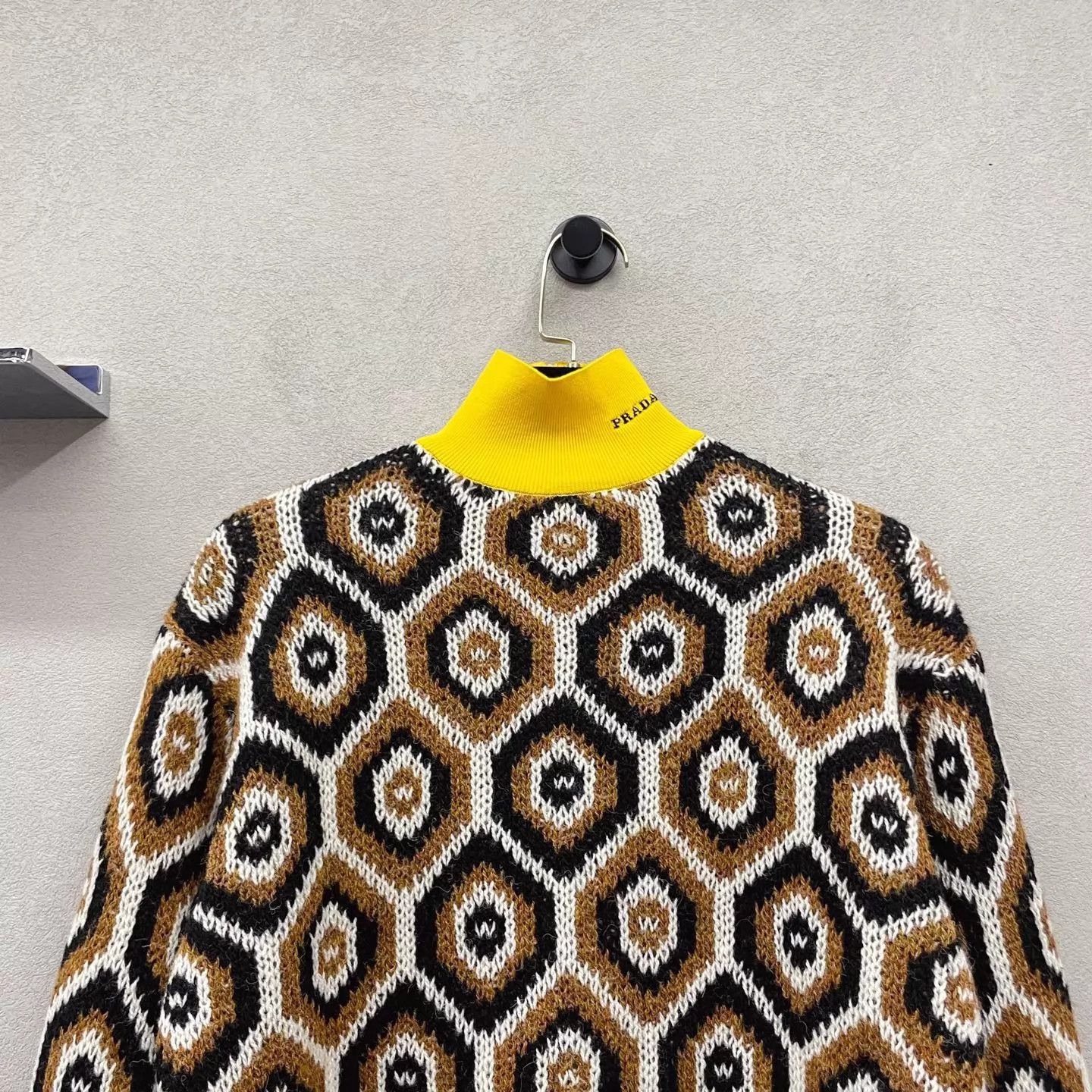 Prada PRADA geo intarsia knit turtleneck yellow vintage Size XS / US 0-2 / IT 36-38 - 4 Thumbnail