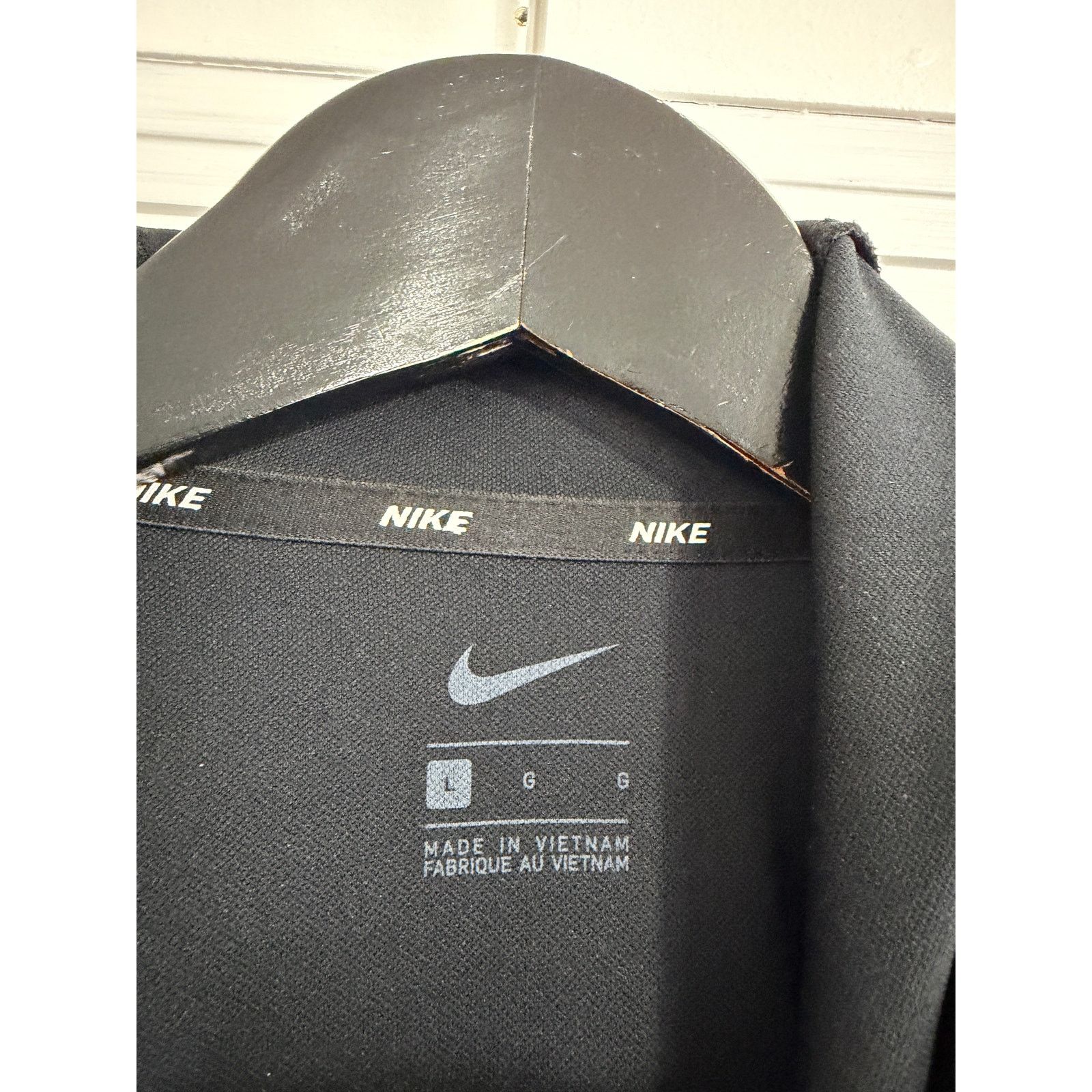 Nike Iowa Hawkeyes Black and Yellow Nike Hoodie Size Large Size US L / EU 52-54 / 3 - 3 Thumbnail