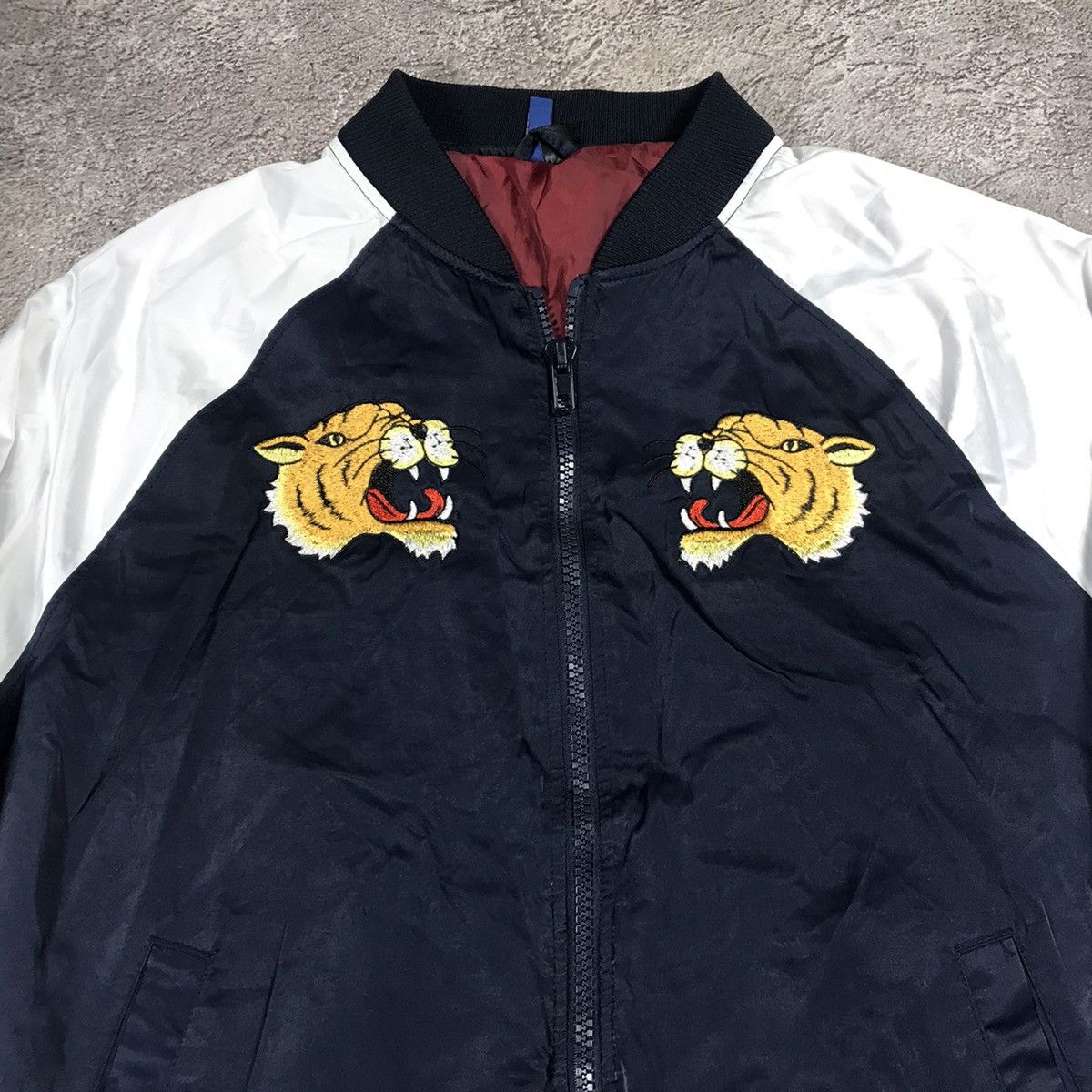 Vintage Vintage Y2K Japan Tiger Bomber Jacket Streetwear Bleached XL Size US XL / EU 56 / 4 - 3 Thumbnail