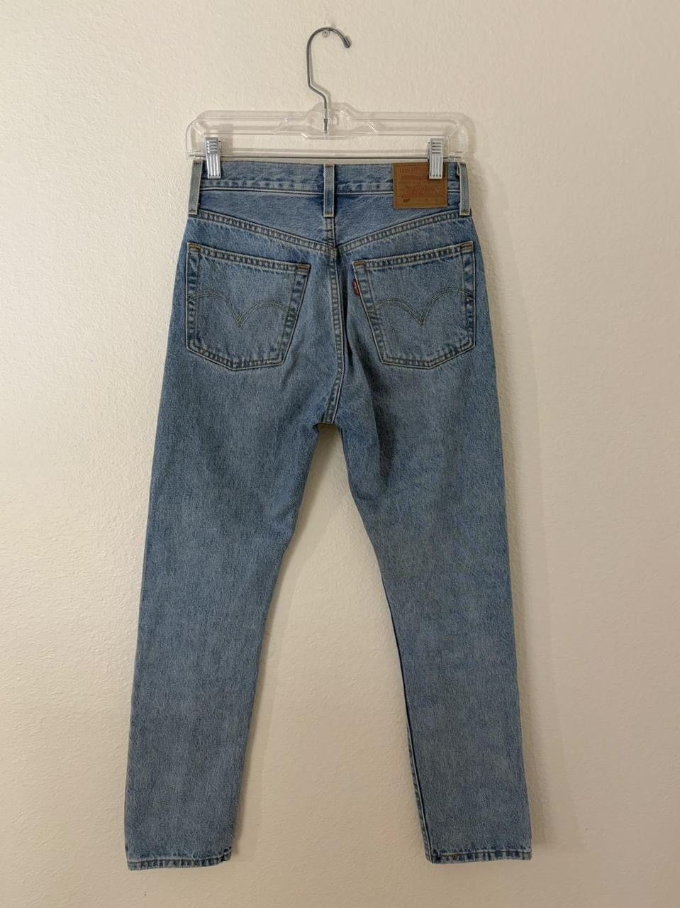 Levi's Levi’s 501 Original Fit Light Wash Jeans Size 25" / US 0 / IT 36 - 2 Thumbnail
