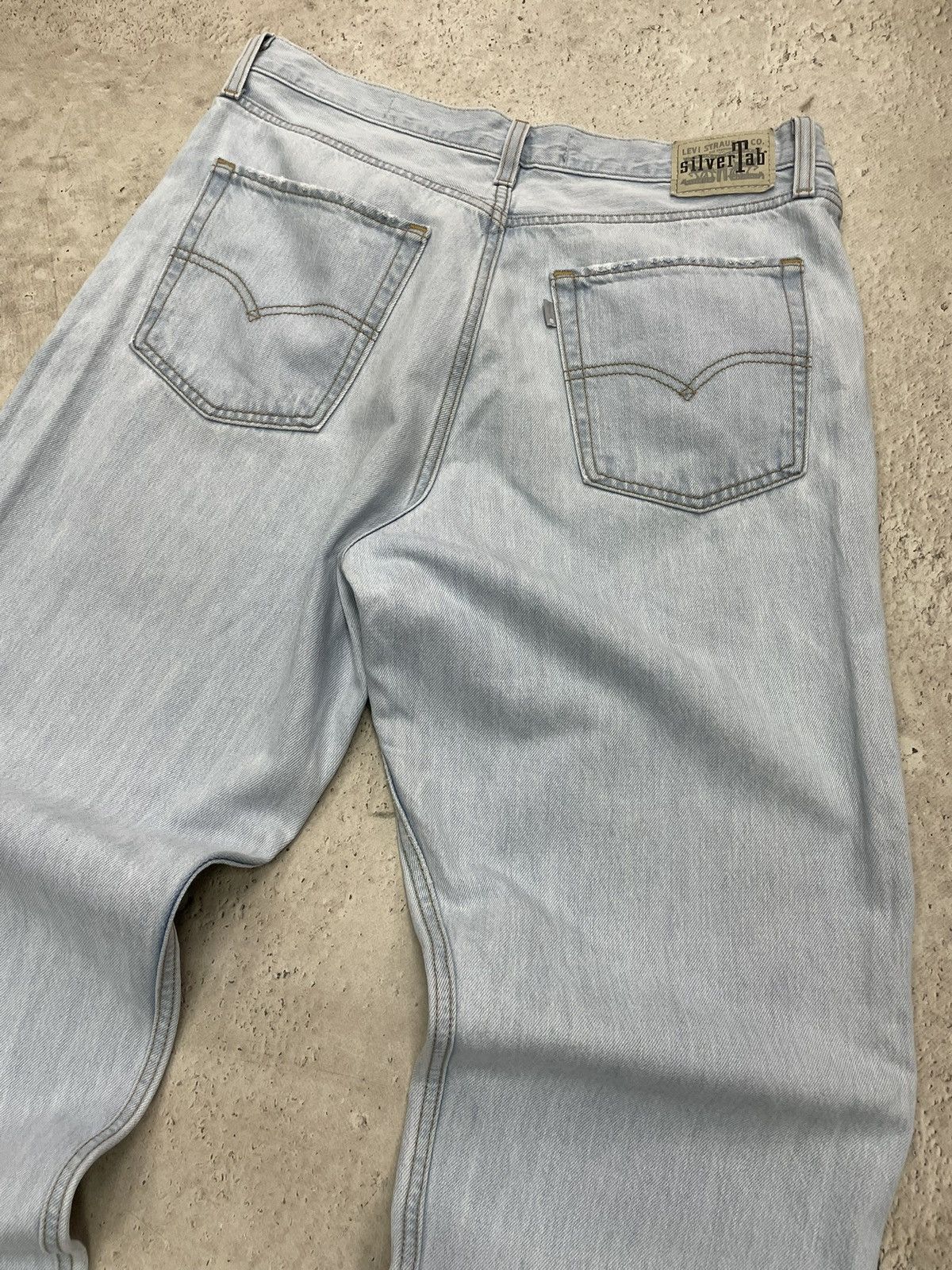 Levi's Levi’s Silver Tab blue baggy jeans 90s y2k streetwear Size US 31 - 11 Thumbnail