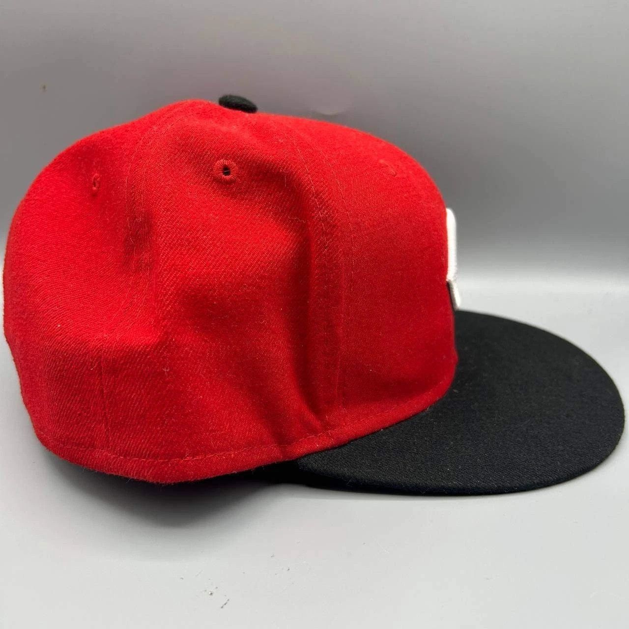 New Era Cincinnati Reds Hat Men 7 5/8 Red Black Embroidered Fitted Size ONE SIZE - 6 Thumbnail