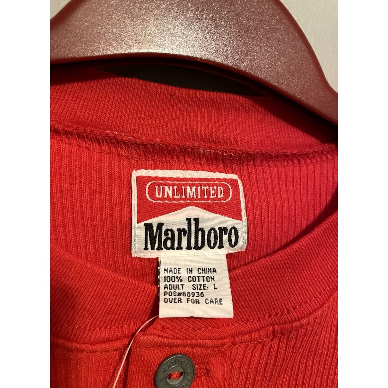 Marlboro VINTAGE Marlboro Shirt Henley Long Sleeve Red Adult L 90s Outdoor USA Mens Sleeve Length: Long Size US L / EU 52-54 / 3 - 4 Thumbnail