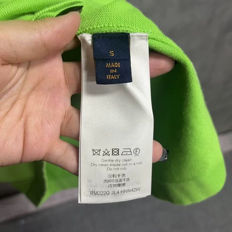 Louis Vuitton LOUIS VUITTON Green Solid Round Neck Pullover Short Sleeve Size US S / EU 44-46 / 1 - 3 Thumbnail