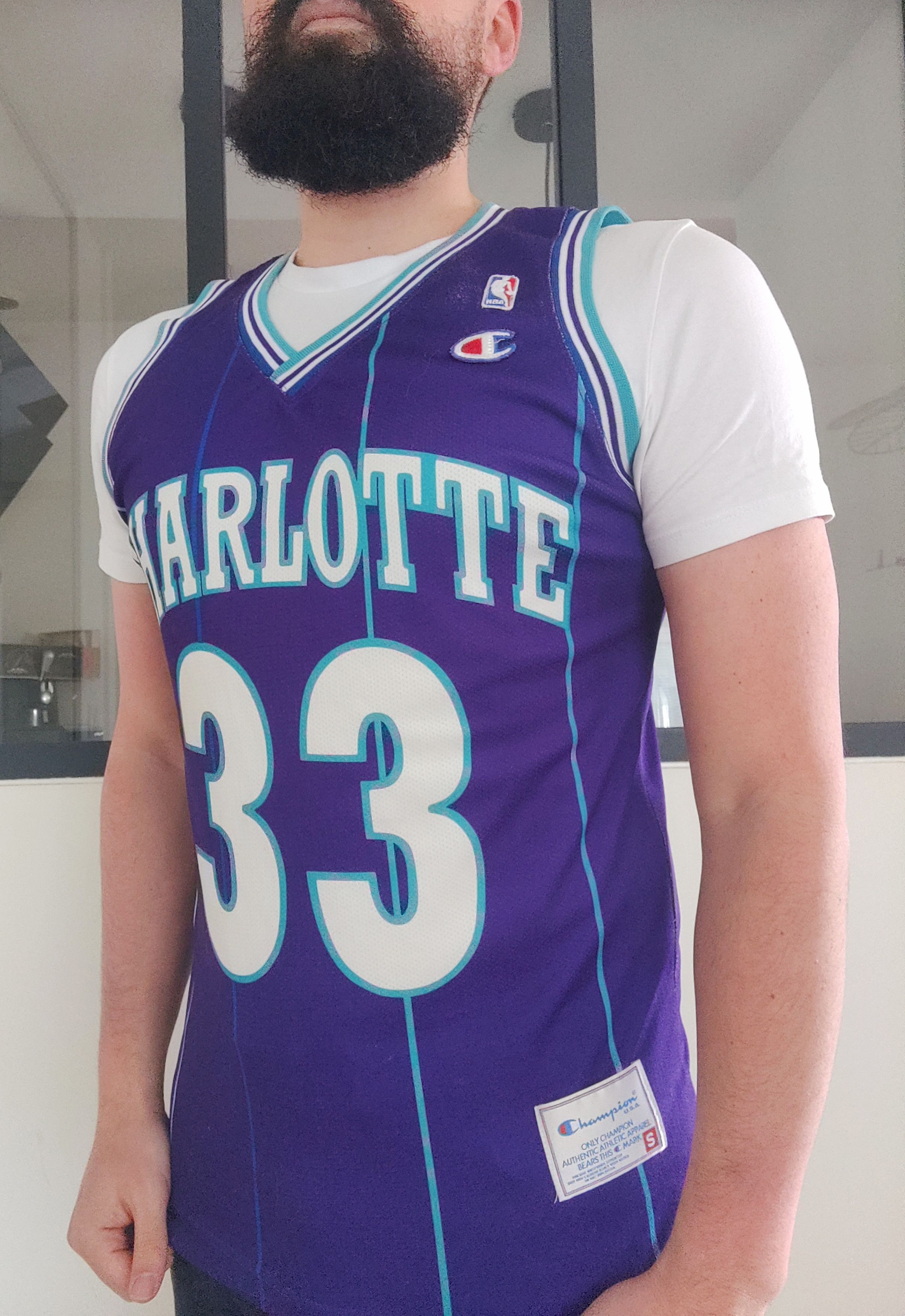 Champion Vintage NBA Champion Charlotte Hornets Mourning 33 Jersey