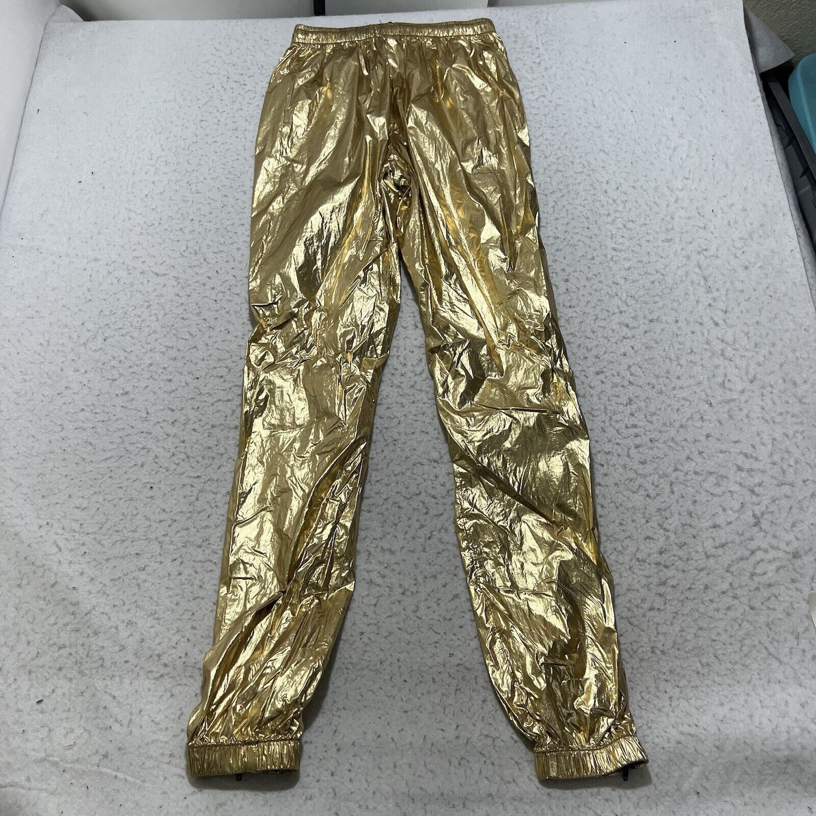Urban Outfitters Urban Outfitters XS X-Small Gold Shiny Metallic Jogger Pants Size 26" / US 2 / IT 38 - 5 Thumbnail