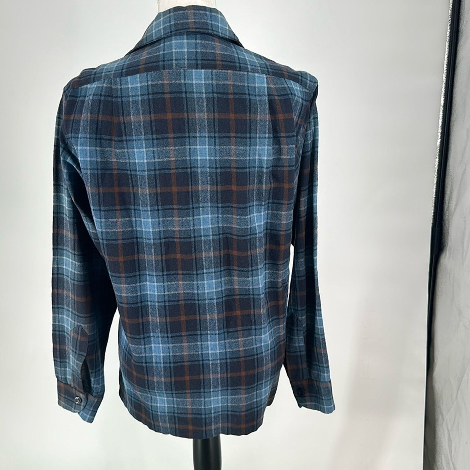 Pendleton 1960s PENDLETON Board Shirt, Vintage Wool Plaid Shirt Button Size S / US 4 / IT 40 - 2 Thumbnail